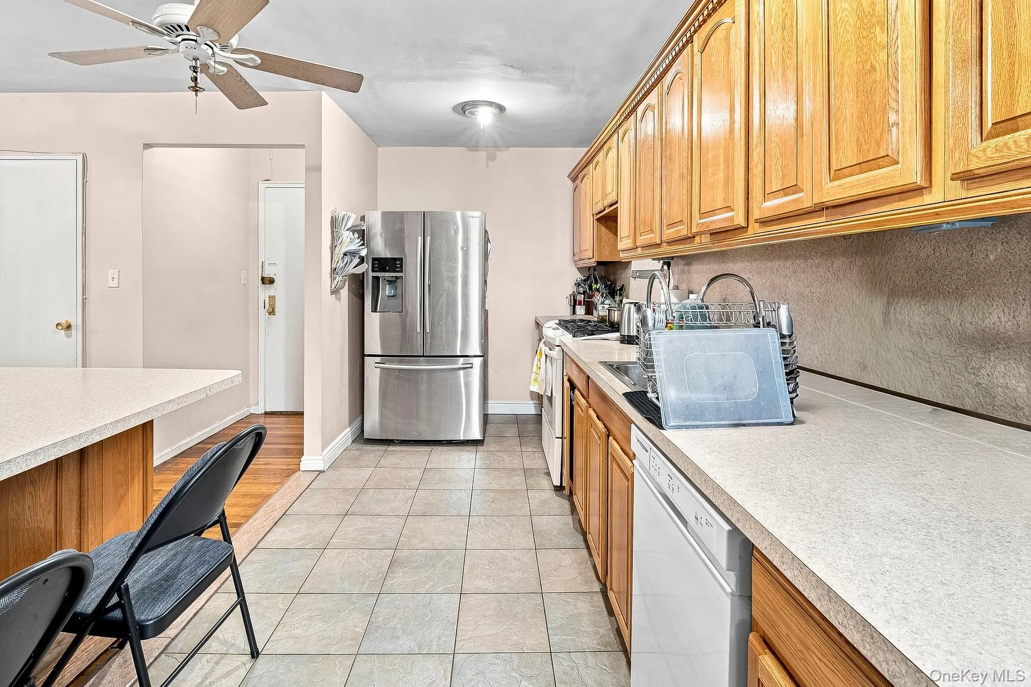 74-45 Yellowstone Boulevard, New York, NY, 2 Bedrooms Bedrooms, 7 Rooms Rooms,1 BathroomBathrooms,Residential,For Rent,Yellowstone,0,1050020 74-45 Yellowstone Boulevard, New York, NY, 2 Bedrooms Bedrooms, 7 Rooms Rooms,1 BathroomBathrooms,Residential,For Rent,Yellowstone,0,1050020