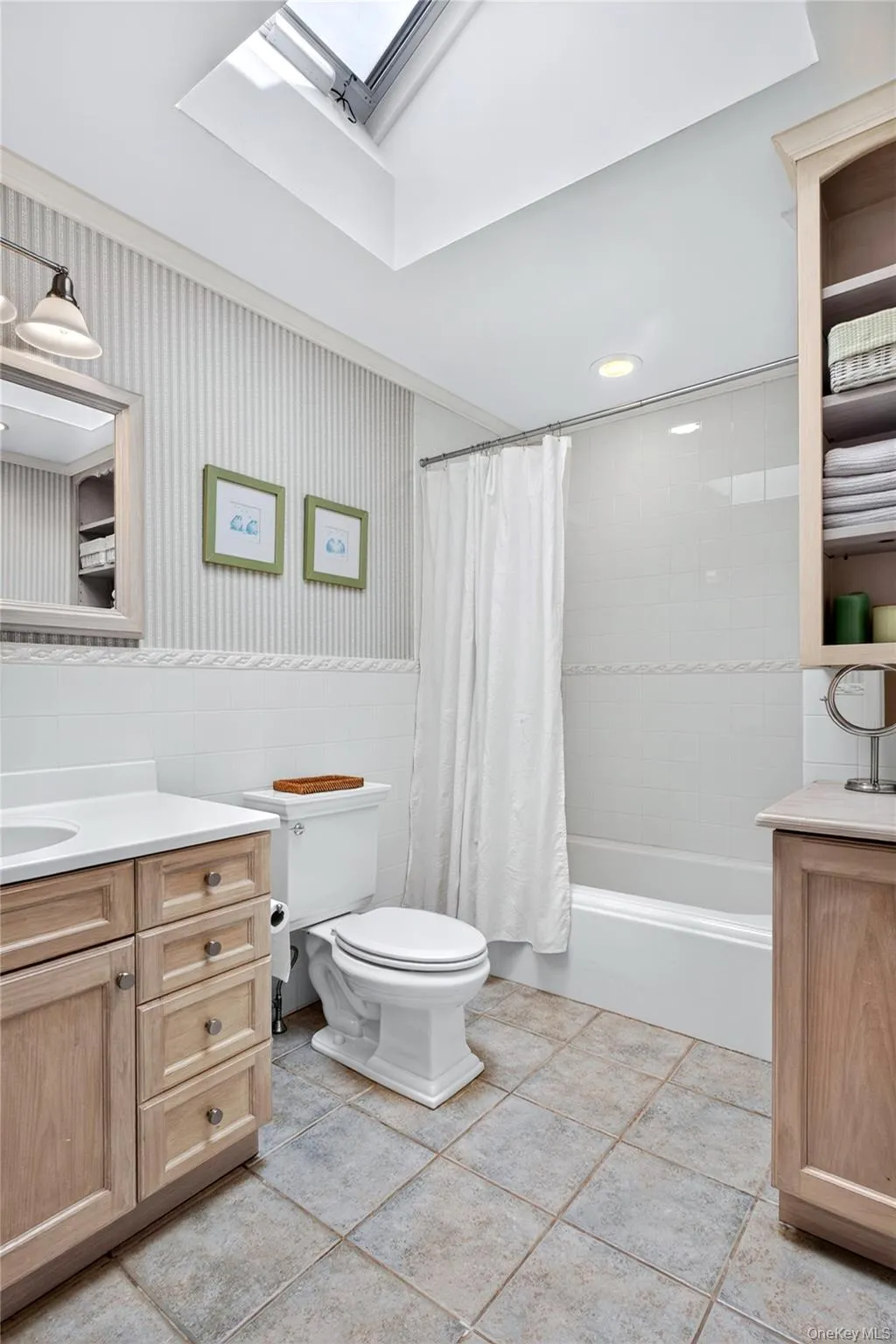 602 Park Avenue, North Hempstead, NY, 4 Bedrooms Bedrooms, 9 Rooms Rooms,3 BathroomsBathrooms,Residential,For Rent,Park,0,1050021 602 Park Avenue, North Hempstead, NY, 4 Bedrooms Bedrooms, 9 Rooms Rooms,3 BathroomsBathrooms,Residential,For Rent,Park,0,1050021