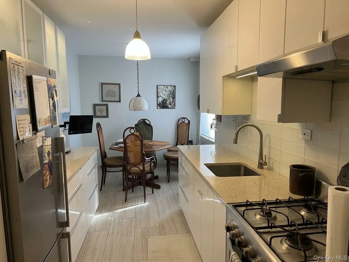 74-45 Yellowstone Boulevard, New York, NY, 1 Bedroom Bedrooms, 5 Rooms Rooms,1 BathroomBathrooms,Residential,For Rent,Yellowstone,0,1050024 74-45 Yellowstone Boulevard, New York, NY, 1 Bedroom Bedrooms, 5 Rooms Rooms,1 BathroomBathrooms,Residential,For Rent,Yellowstone,0,1050024