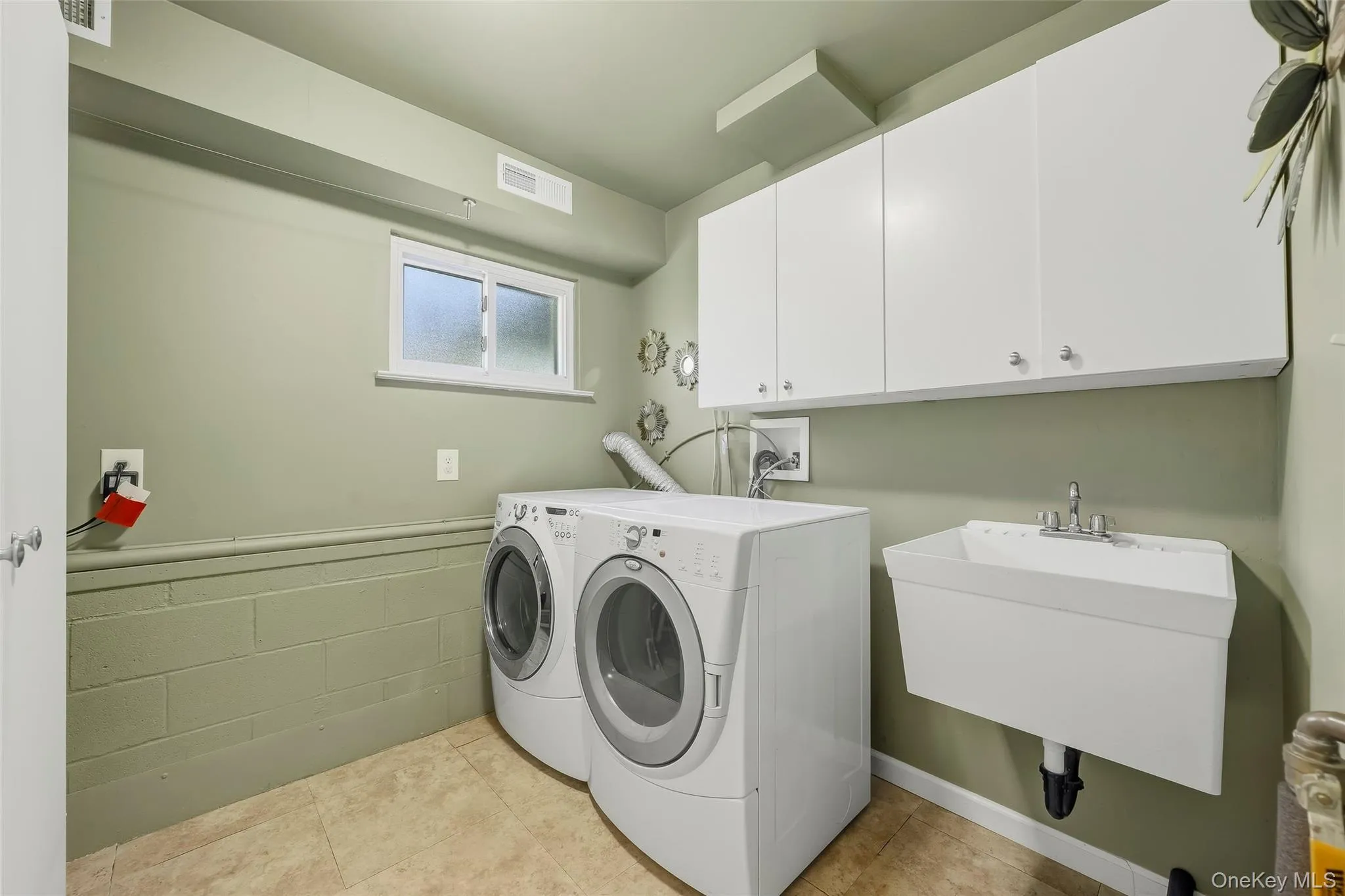 6 Liberty Court, Blooming Grove, NY, 4 Bedrooms Bedrooms, 8 Rooms Rooms,2 BathroomsBathrooms,Residential,For Rent,Liberty,0,1050025 6 Liberty Court, Blooming Grove, NY, 4 Bedrooms Bedrooms, 8 Rooms Rooms,2 BathroomsBathrooms,Residential,For Rent,Liberty,0,1050025