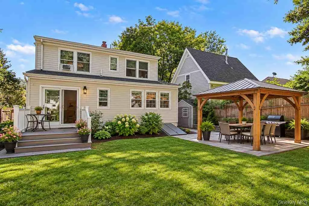 8 Curry Road, Greenburgh, NY, 3 Bedrooms Bedrooms, 6 Rooms Rooms,2 BathroomsBathrooms,Residential,For Rent,Curry,0,1050026 8 Curry Road, Greenburgh, NY, 3 Bedrooms Bedrooms, 6 Rooms Rooms,2 BathroomsBathrooms,Residential,For Rent,Curry,0,1050026