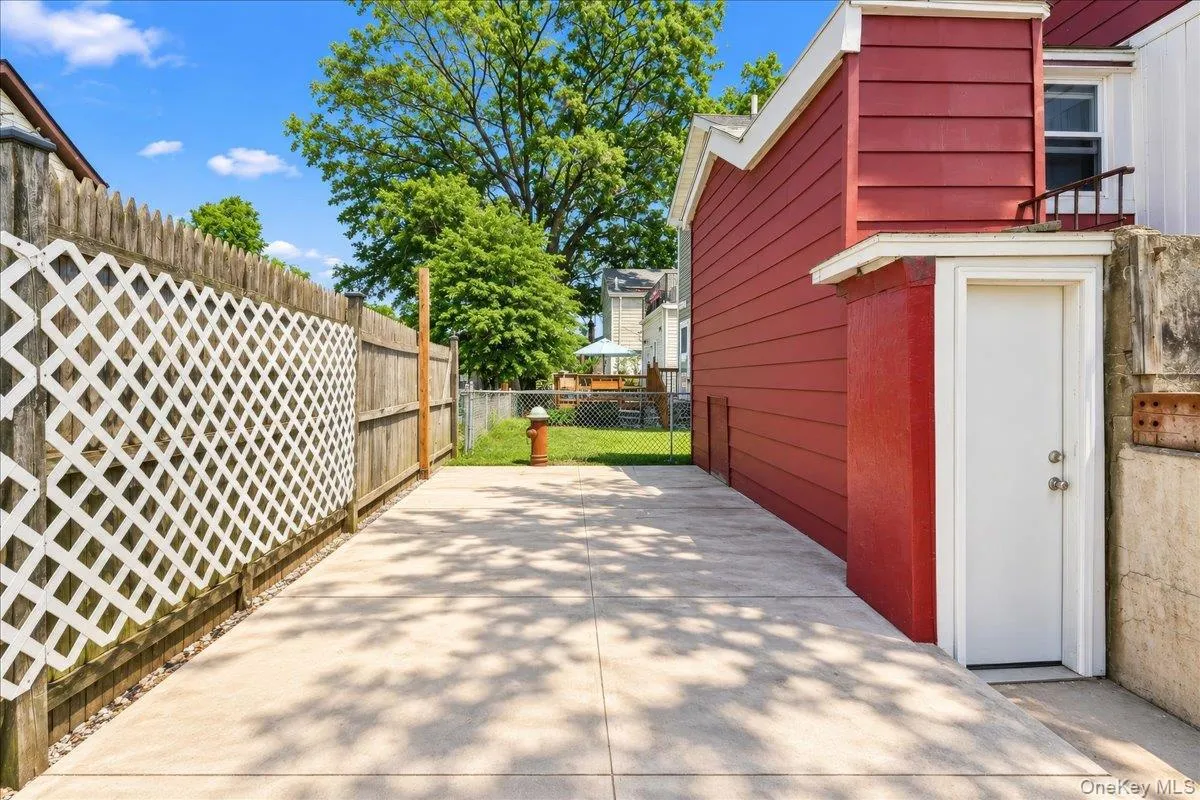 86B Edgewater Park, New York, NY, 3 Bedrooms Bedrooms, 5 Rooms Rooms,1 BathroomBathrooms,Residential,For Rent,Edgewater Park,0,1050027 86B Edgewater Park, New York, NY, 3 Bedrooms Bedrooms, 5 Rooms Rooms,1 BathroomBathrooms,Residential,For Rent,Edgewater Park,0,1050027