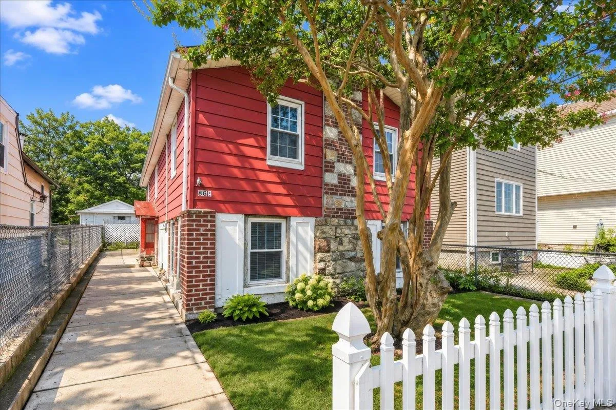 86B Edgewater Park, New York, NY, 3 Bedrooms Bedrooms, 5 Rooms Rooms,1 BathroomBathrooms,Residential,For Rent,Edgewater Park,0,1050027 86B Edgewater Park, New York, NY, 3 Bedrooms Bedrooms, 5 Rooms Rooms,1 BathroomBathrooms,Residential,For Rent,Edgewater Park,0,1050027
