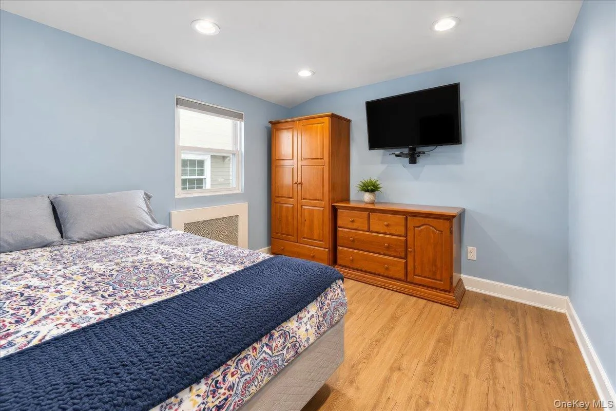 86B Edgewater Park, New York, NY, 3 Bedrooms Bedrooms, 5 Rooms Rooms,1 BathroomBathrooms,Residential,For Rent,Edgewater Park,0,1050027 86B Edgewater Park, New York, NY, 3 Bedrooms Bedrooms, 5 Rooms Rooms,1 BathroomBathrooms,Residential,For Rent,Edgewater Park,0,1050027