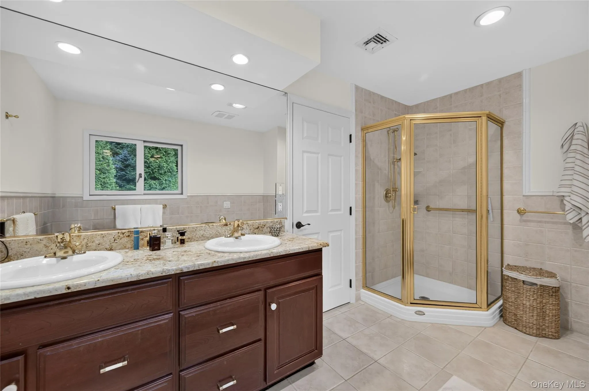 4 Salt Hay Way, Smithtown, NY, 4 Bedrooms Bedrooms, 9 Rooms Rooms,2 BathroomsBathrooms,Residential,For Rent,Salt Hay,0,1050030 4 Salt Hay Way, Smithtown, NY, 4 Bedrooms Bedrooms, 9 Rooms Rooms,2 BathroomsBathrooms,Residential,For Rent,Salt Hay,0,1050030