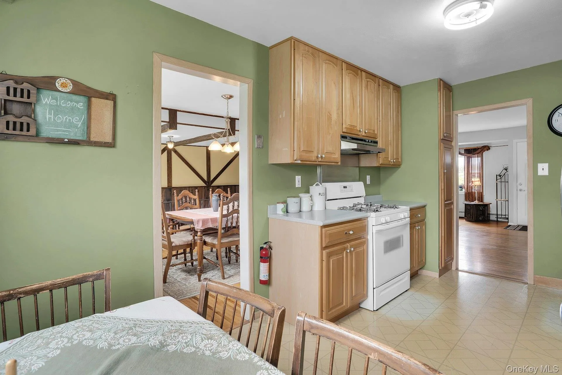 206 Alkier Street, Islip, NY, 3 Bedrooms Bedrooms, 7 Rooms Rooms,1 BathroomBathrooms,Residential,For Rent,Alkier,0,1050033 206 Alkier Street, Islip, NY, 3 Bedrooms Bedrooms, 7 Rooms Rooms,1 BathroomBathrooms,Residential,For Rent,Alkier,0,1050033