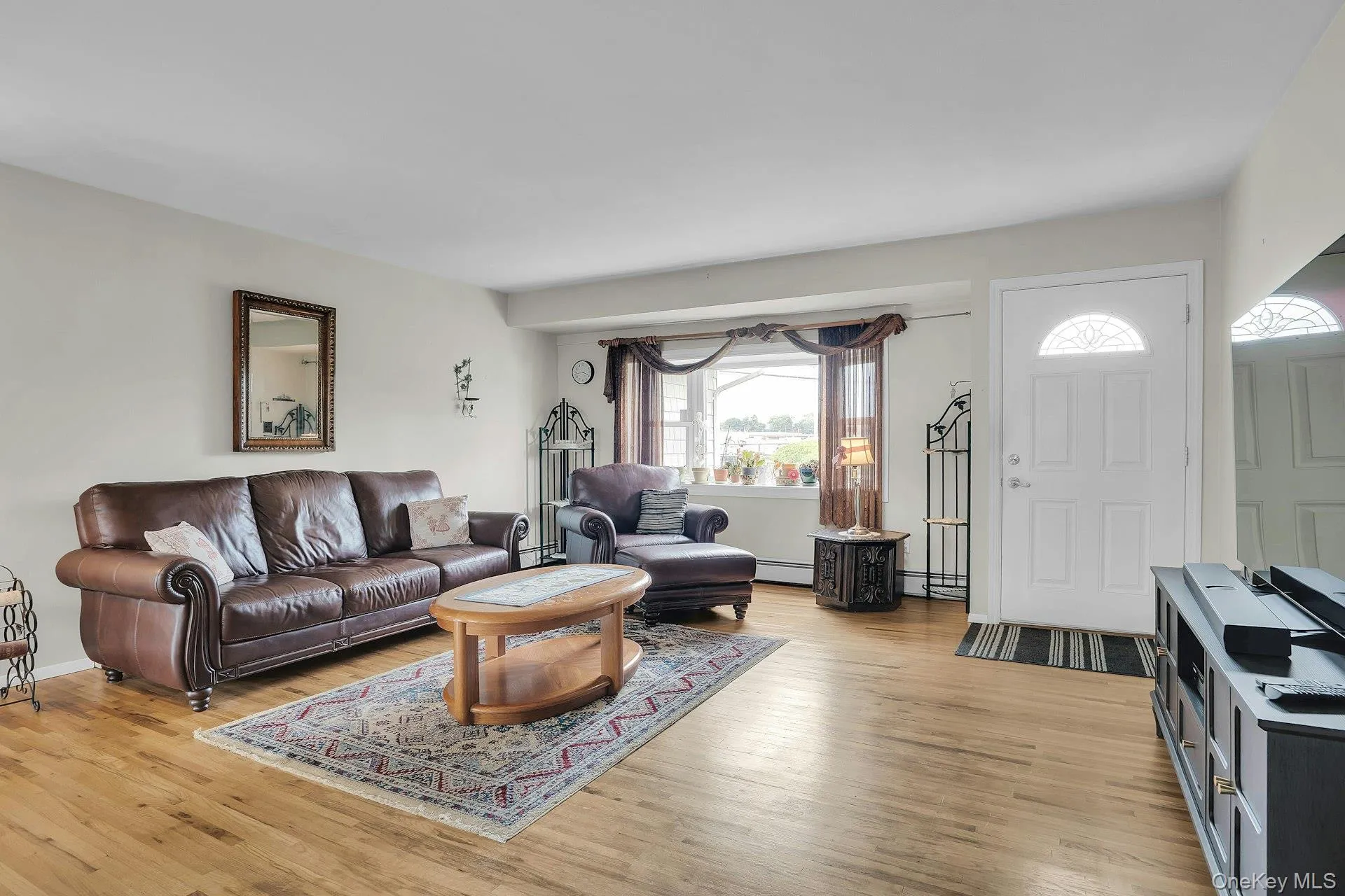 206 Alkier Street, Islip, NY, 3 Bedrooms Bedrooms, 7 Rooms Rooms,1 BathroomBathrooms,Residential,For Rent,Alkier,0,1050033 206 Alkier Street, Islip, NY, 3 Bedrooms Bedrooms, 7 Rooms Rooms,1 BathroomBathrooms,Residential,For Rent,Alkier,0,1050033
