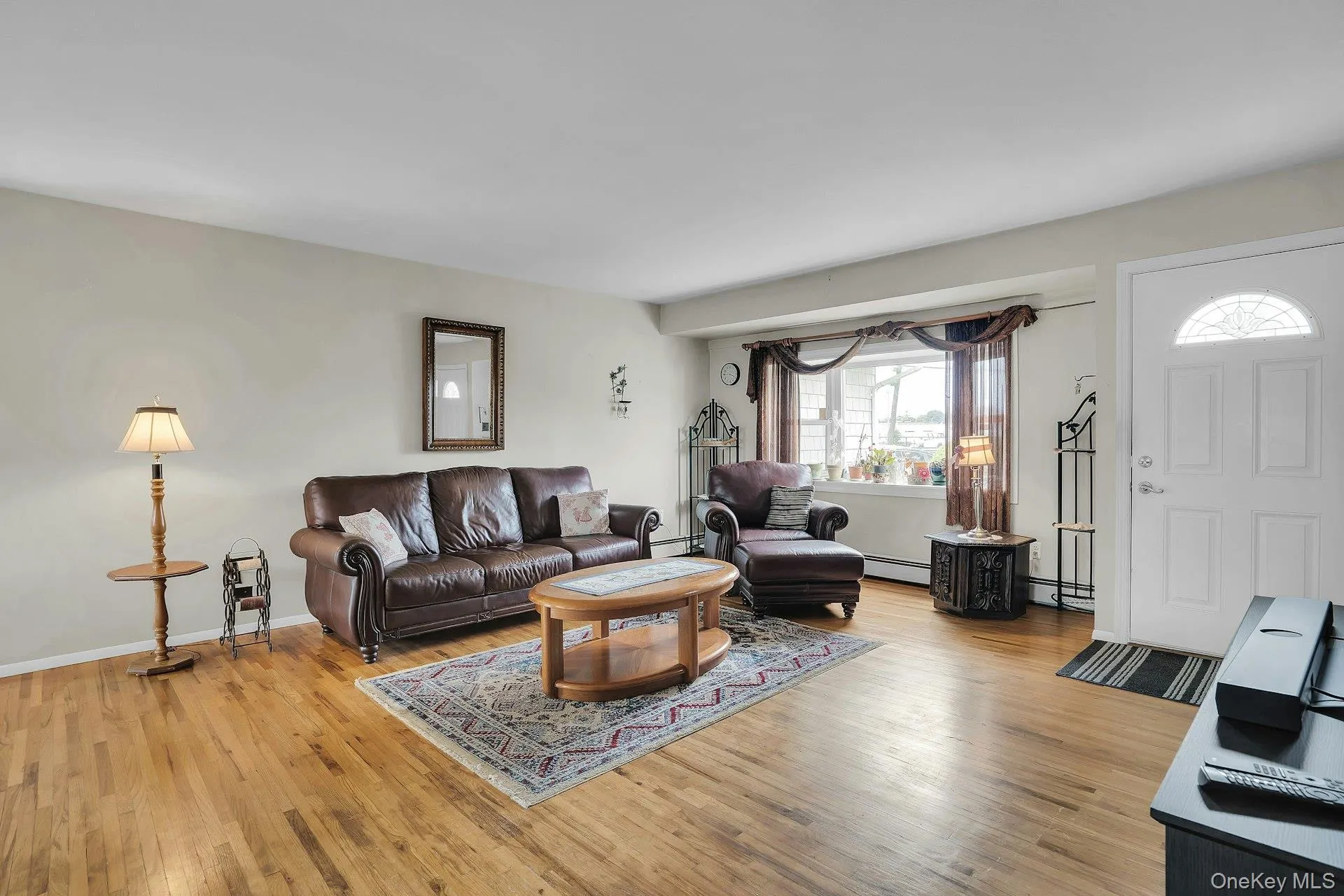 206 Alkier Street, Islip, NY, 3 Bedrooms Bedrooms, 7 Rooms Rooms,1 BathroomBathrooms,Residential,For Rent,Alkier,0,1050033 206 Alkier Street, Islip, NY, 3 Bedrooms Bedrooms, 7 Rooms Rooms,1 BathroomBathrooms,Residential,For Rent,Alkier,0,1050033