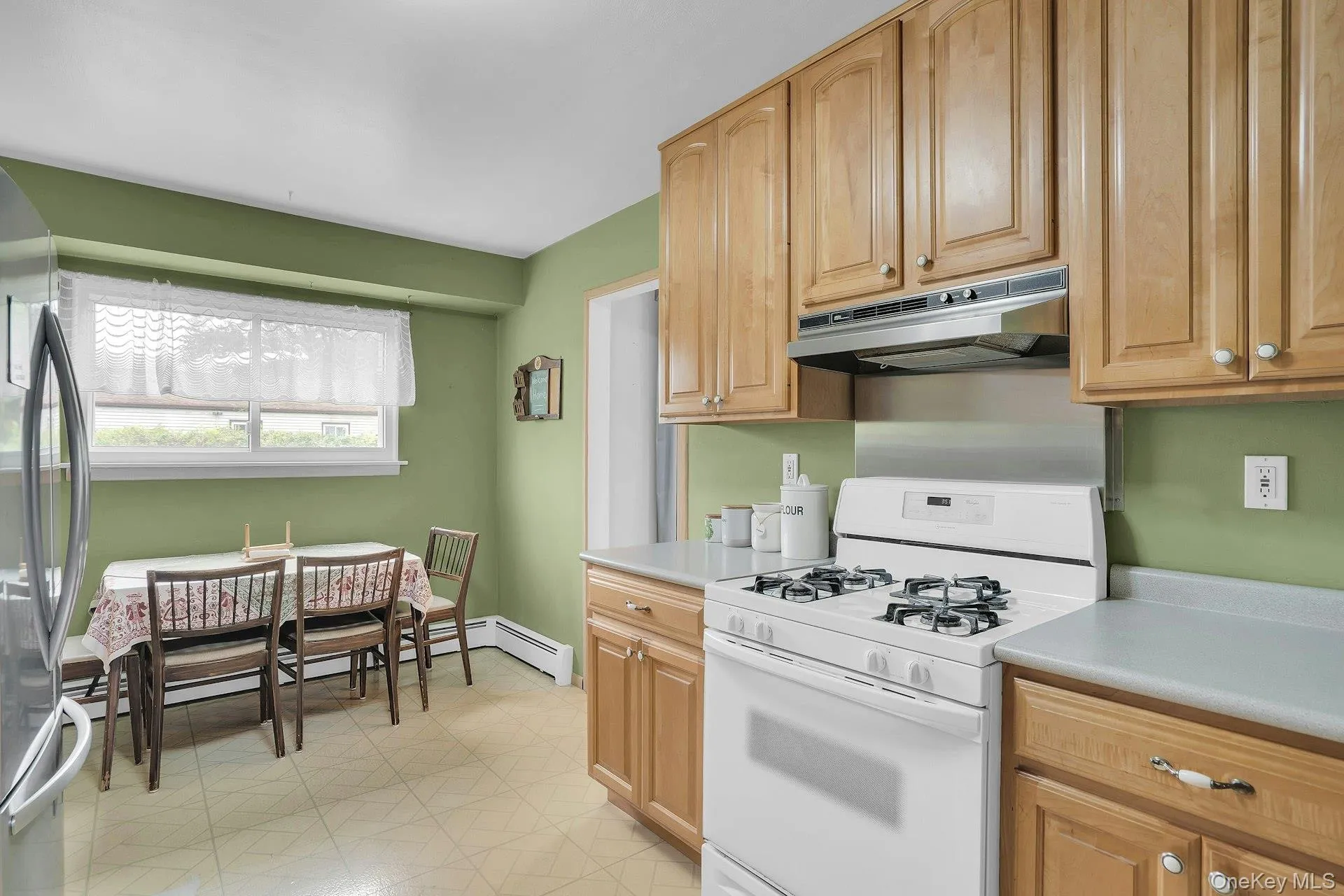 206 Alkier Street, Islip, NY, 3 Bedrooms Bedrooms, 7 Rooms Rooms,1 BathroomBathrooms,Residential,For Rent,Alkier,0,1050033 206 Alkier Street, Islip, NY, 3 Bedrooms Bedrooms, 7 Rooms Rooms,1 BathroomBathrooms,Residential,For Rent,Alkier,0,1050033
