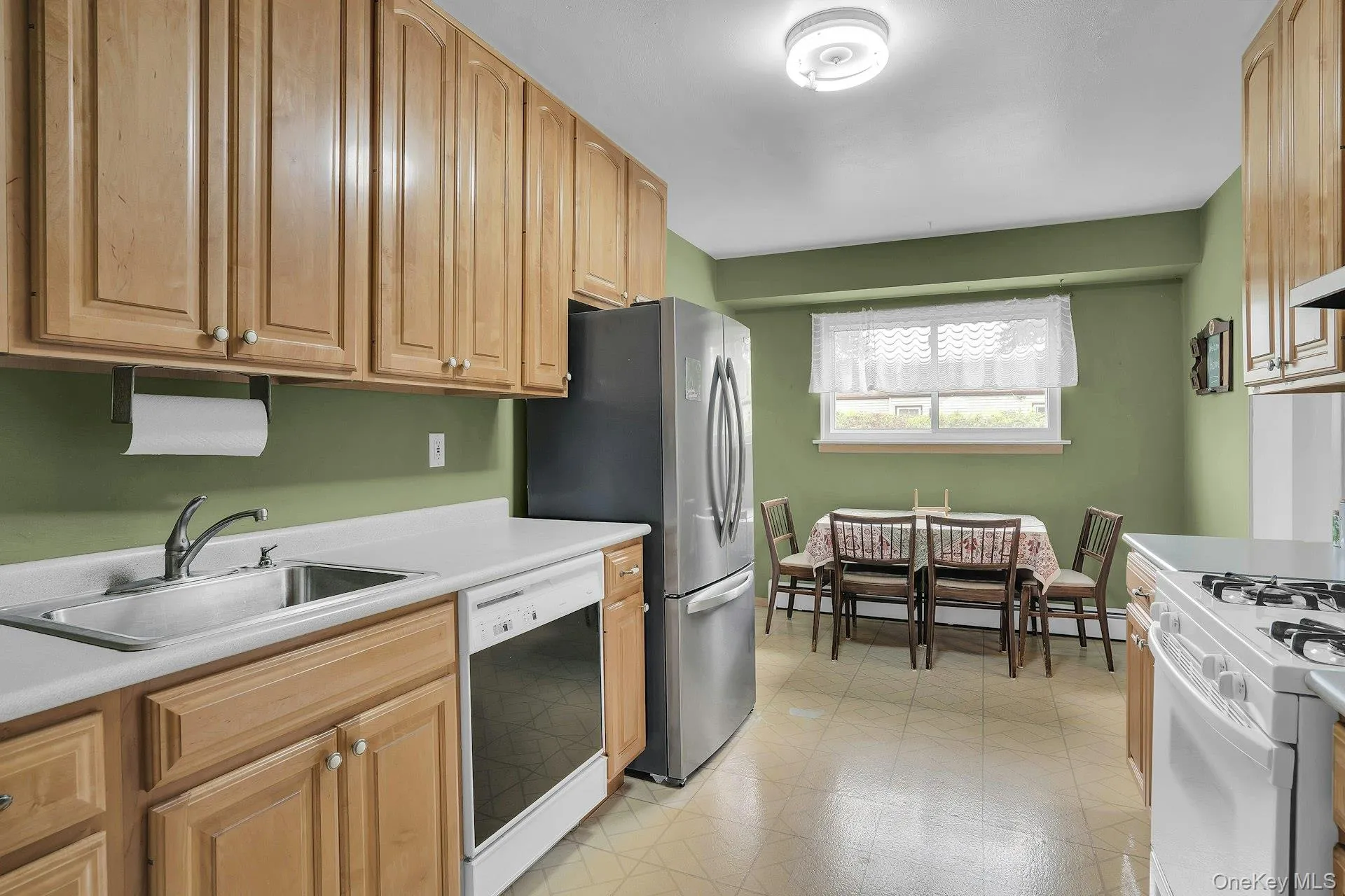 206 Alkier Street, Islip, NY, 3 Bedrooms Bedrooms, 7 Rooms Rooms,1 BathroomBathrooms,Residential,For Rent,Alkier,0,1050033 206 Alkier Street, Islip, NY, 3 Bedrooms Bedrooms, 7 Rooms Rooms,1 BathroomBathrooms,Residential,For Rent,Alkier,0,1050033