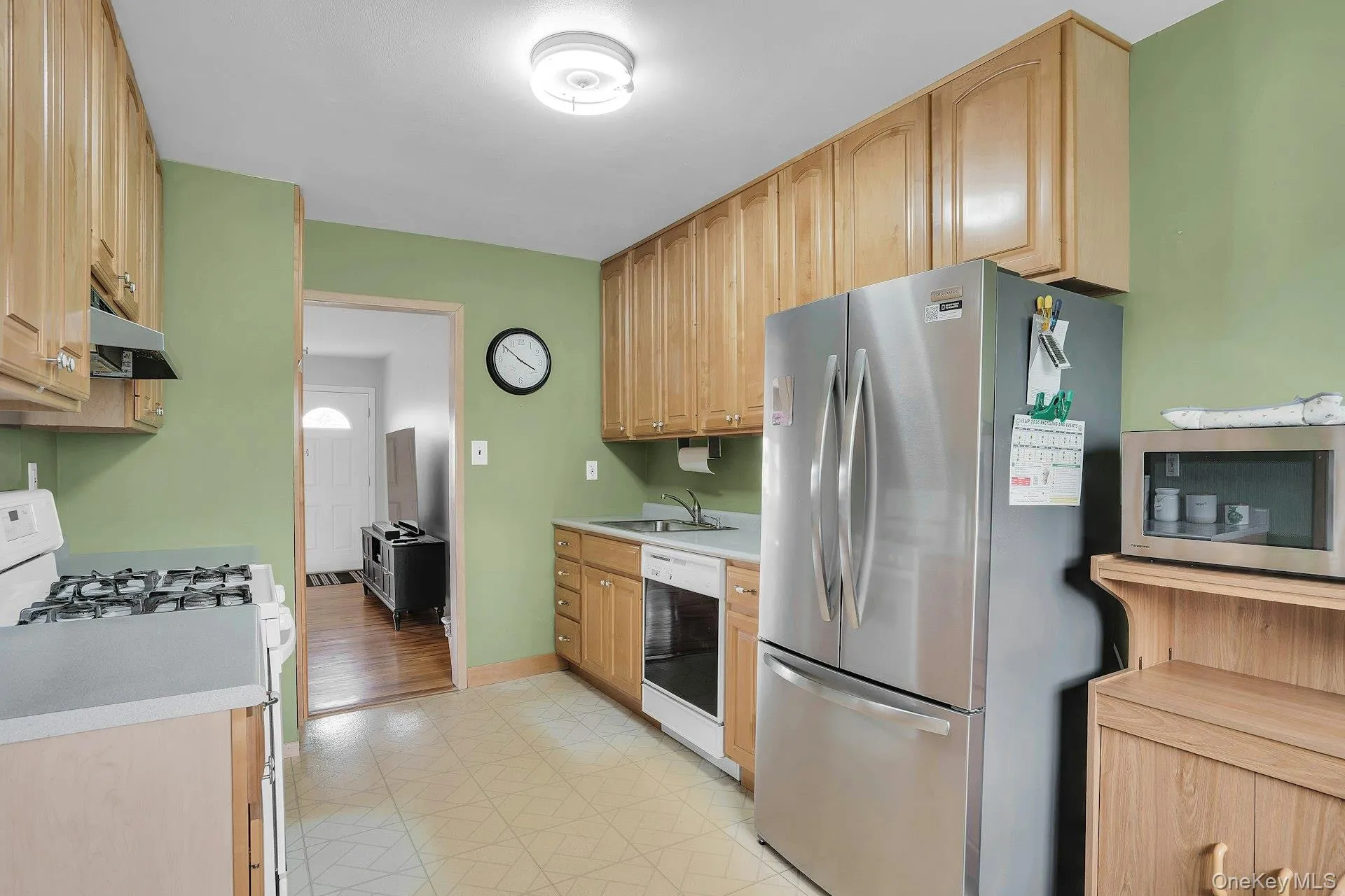 206 Alkier Street, Islip, NY, 3 Bedrooms Bedrooms, 7 Rooms Rooms,1 BathroomBathrooms,Residential,For Rent,Alkier,0,1050033 206 Alkier Street, Islip, NY, 3 Bedrooms Bedrooms, 7 Rooms Rooms,1 BathroomBathrooms,Residential,For Rent,Alkier,0,1050033