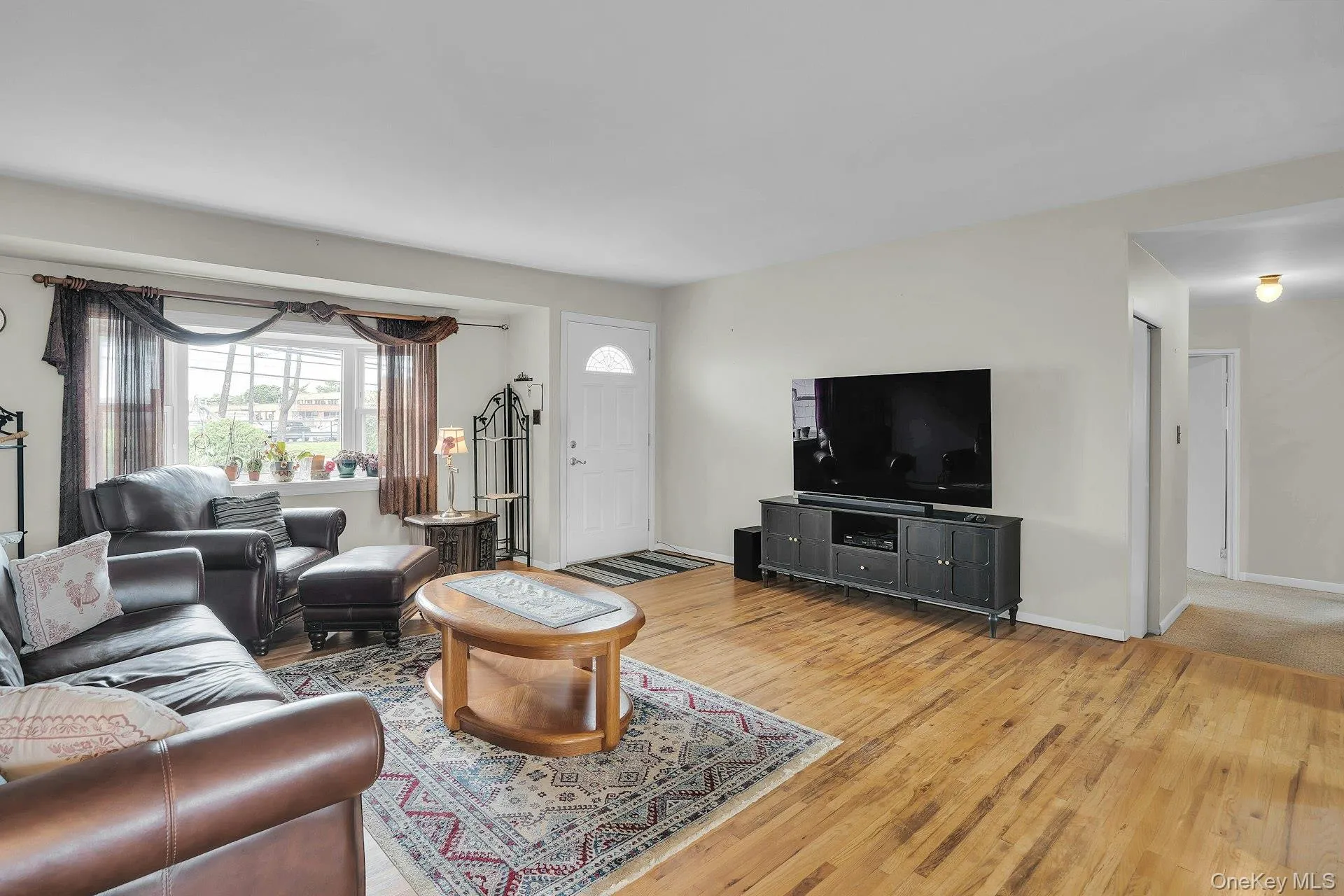 206 Alkier Street, Islip, NY, 3 Bedrooms Bedrooms, 7 Rooms Rooms,1 BathroomBathrooms,Residential,For Rent,Alkier,0,1050033 206 Alkier Street, Islip, NY, 3 Bedrooms Bedrooms, 7 Rooms Rooms,1 BathroomBathrooms,Residential,For Rent,Alkier,0,1050033