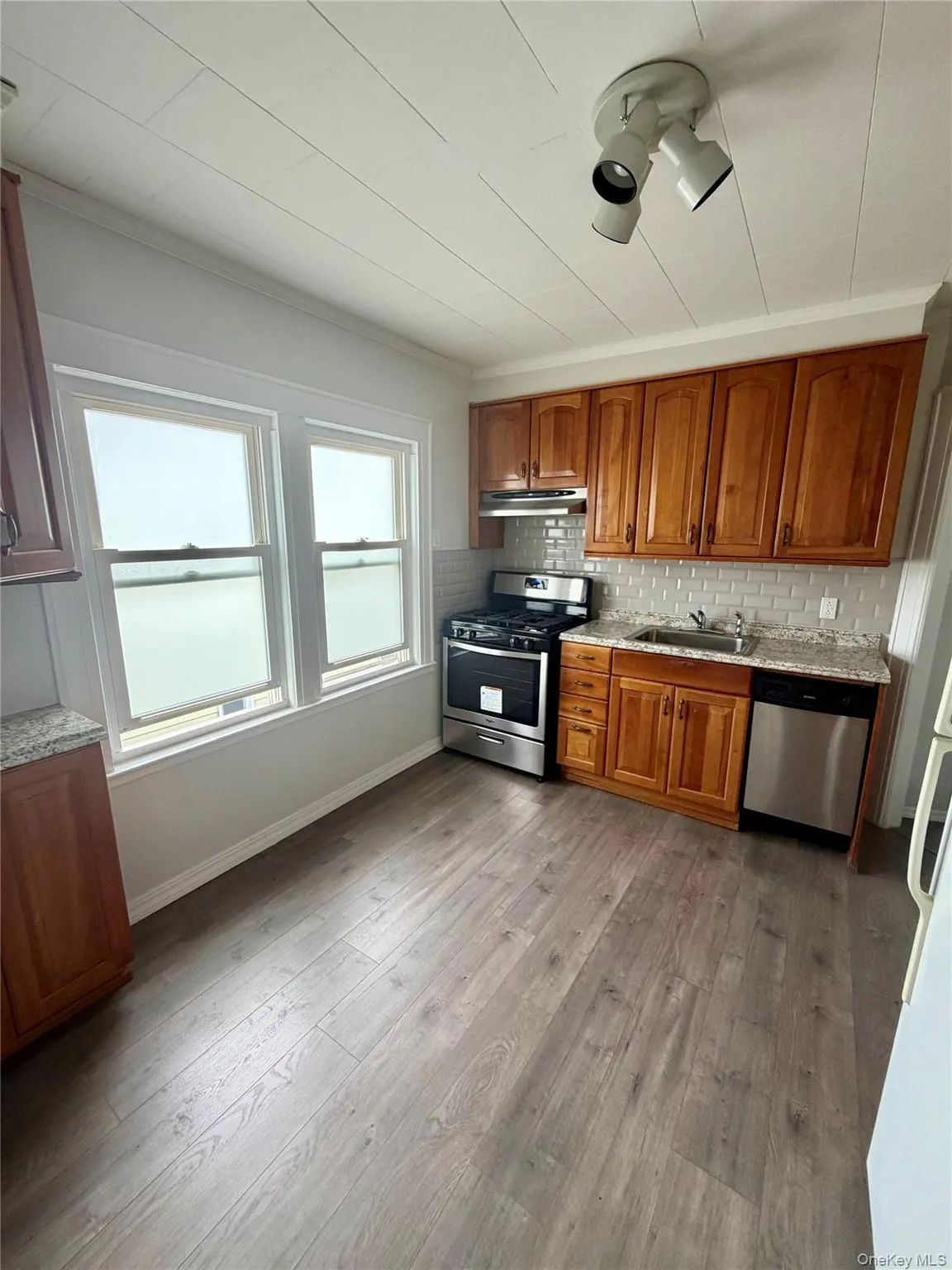 95-04 108th Avenue, New York, NY, 2 Bedrooms Bedrooms, 5 Rooms Rooms,1 BathroomBathrooms,Residential Lease,For Rent,108th,0,1050035 95-04 108th Avenue, New York, NY, 2 Bedrooms Bedrooms, 5 Rooms Rooms,1 BathroomBathrooms,Residential Lease,For Rent,108th,0,1050035