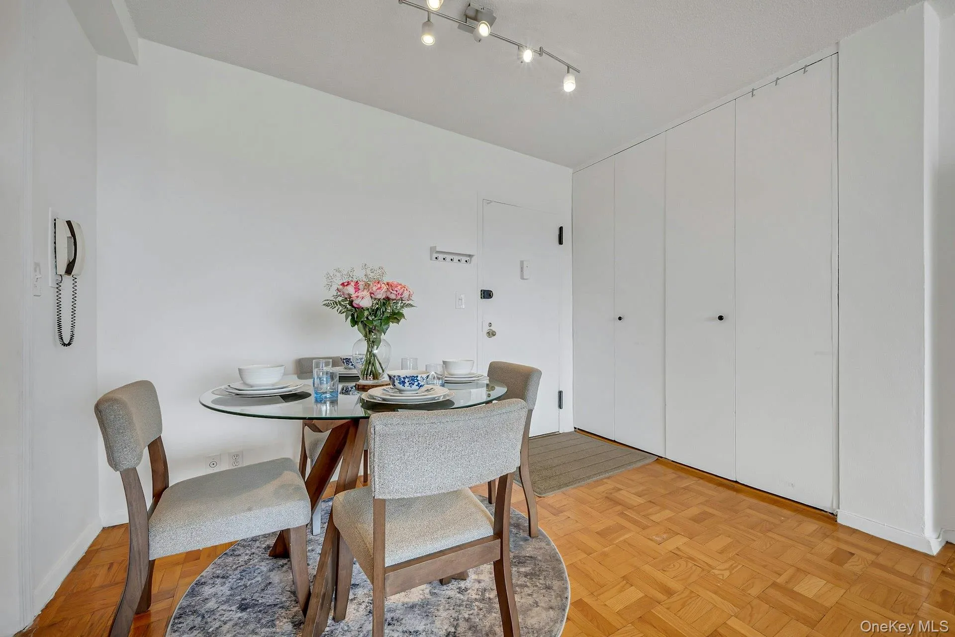 2400 Johnson Avenue, New York, NY, 1 Bedroom Bedrooms, 3 Rooms Rooms,1 BathroomBathrooms,Residential,For Rent,Johnson,0,1050038 2400 Johnson Avenue, New York, NY, 1 Bedroom Bedrooms, 3 Rooms Rooms,1 BathroomBathrooms,Residential,For Rent,Johnson,0,1050038
