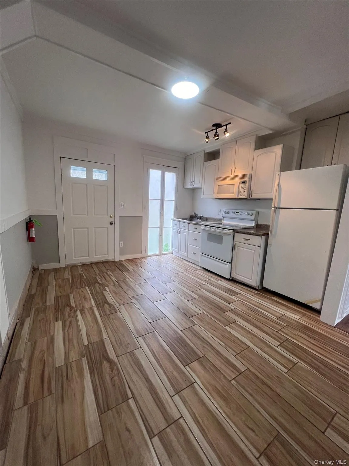 67 Old Albany Post Road, Rhinebeck, NY, 1 Bedroom Bedrooms, 3 Room Rooms,1 BathroomBathrooms,Residential Lease,For Rent,Old Albany Post,0,1050052 67 Old Albany Post Road, Rhinebeck, NY, 1 Bedroom Bedrooms, 3 Room Rooms,1 BathroomBathrooms,Residential Lease,For Rent,Old Albany Post,0,1050052