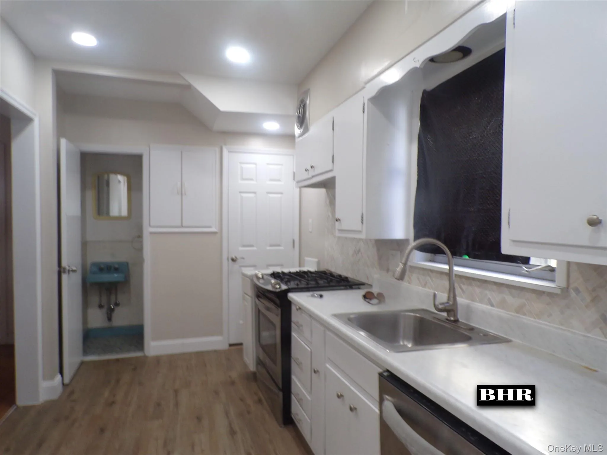 1821 27th Street, New York, NY, 3 Bedrooms Bedrooms, 6 Rooms Rooms,1 BathroomBathrooms,Residential,For Rent,27th,0,1050059 1821 27th Street, New York, NY, 3 Bedrooms Bedrooms, 6 Rooms Rooms,1 BathroomBathrooms,Residential,For Rent,27th,0,1050059