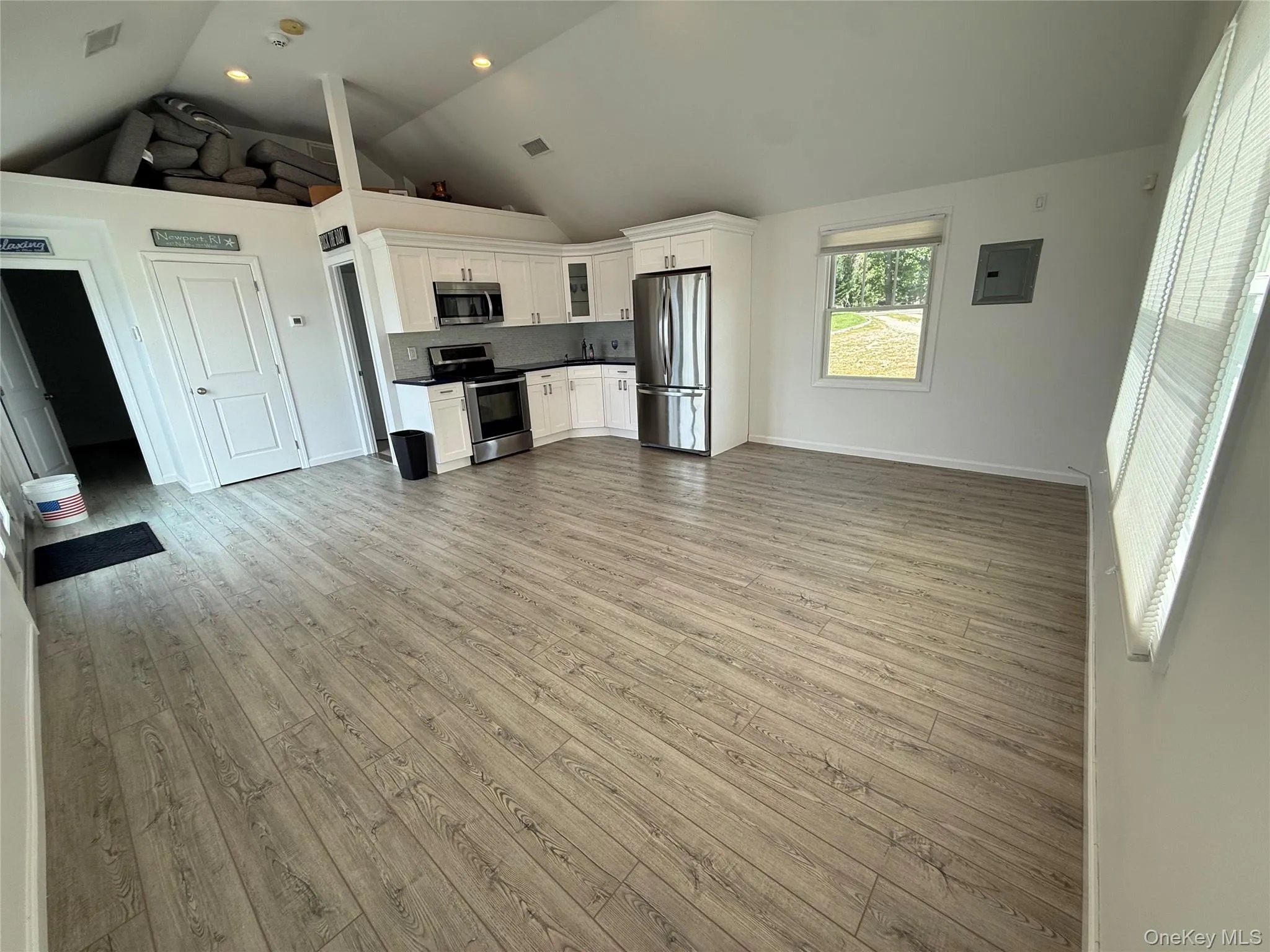 169 Shore Road, Huntington, NY, 1 Bedroom Bedrooms, 4 Rooms Rooms,1 BathroomBathrooms,Residential Lease,For Rent,Shore,0,1050066 169 Shore Road, Huntington, NY, 1 Bedroom Bedrooms, 4 Rooms Rooms,1 BathroomBathrooms,Residential Lease,For Rent,Shore,0,1050066