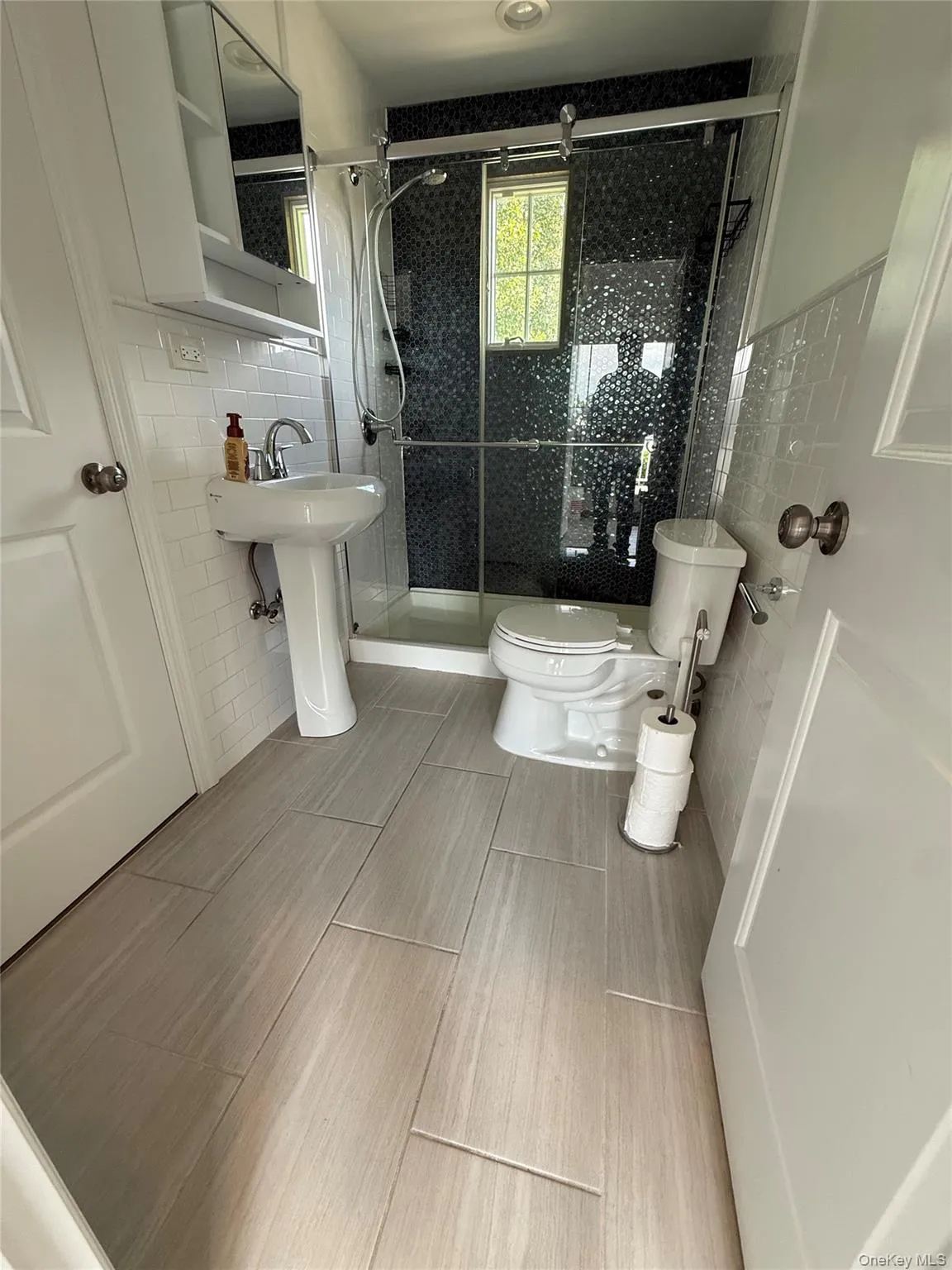 169 Shore Road, Huntington, NY, 1 Bedroom Bedrooms, 4 Rooms Rooms,1 BathroomBathrooms,Residential Lease,For Rent,Shore,0,1050066 169 Shore Road, Huntington, NY, 1 Bedroom Bedrooms, 4 Rooms Rooms,1 BathroomBathrooms,Residential Lease,For Rent,Shore,0,1050066