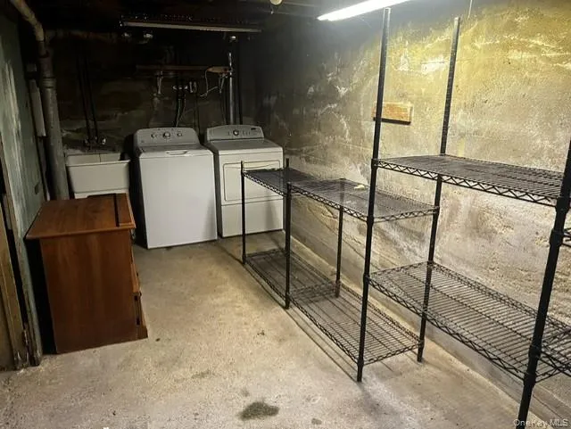 30 Smith Street, Glen Cove, NY, 2 Bedrooms Bedrooms, 5 Rooms Rooms,1 BathroomBathrooms,Residential Lease,For Rent,Smith,0,1050069 30 Smith Street, Glen Cove, NY, 2 Bedrooms Bedrooms, 5 Rooms Rooms,1 BathroomBathrooms,Residential Lease,For Rent,Smith,0,1050069