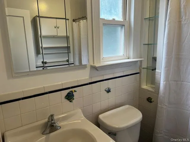 30 Smith Street, Glen Cove, NY, 2 Bedrooms Bedrooms, 5 Rooms Rooms,1 BathroomBathrooms,Residential Lease,For Rent,Smith,0,1050069 30 Smith Street, Glen Cove, NY, 2 Bedrooms Bedrooms, 5 Rooms Rooms,1 BathroomBathrooms,Residential Lease,For Rent,Smith,0,1050069
