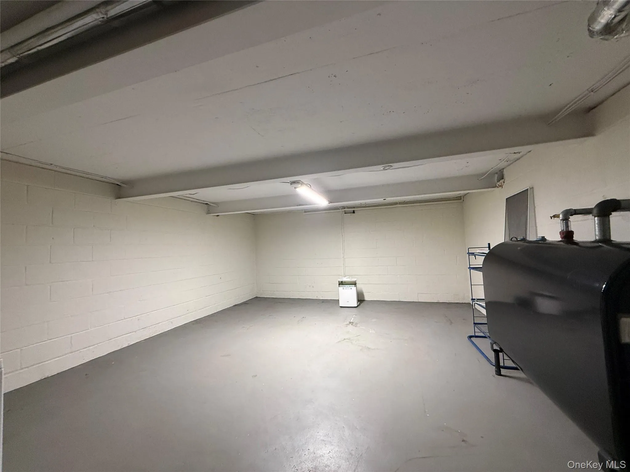 FABULOUS Storage Room! It's Clean, Clean, Clean! FABULOUS Storage Room! It's Clean, Clean, Clean!