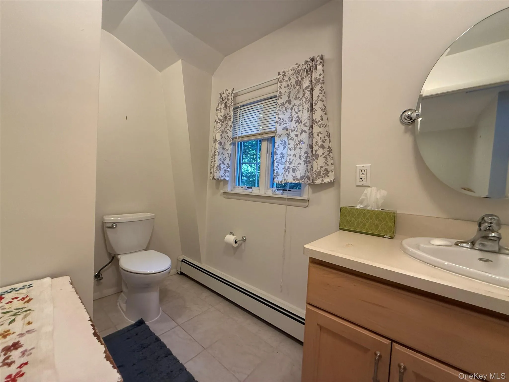 Large Full Bath On 2nd Floor Large Full Bath On 2nd Floor