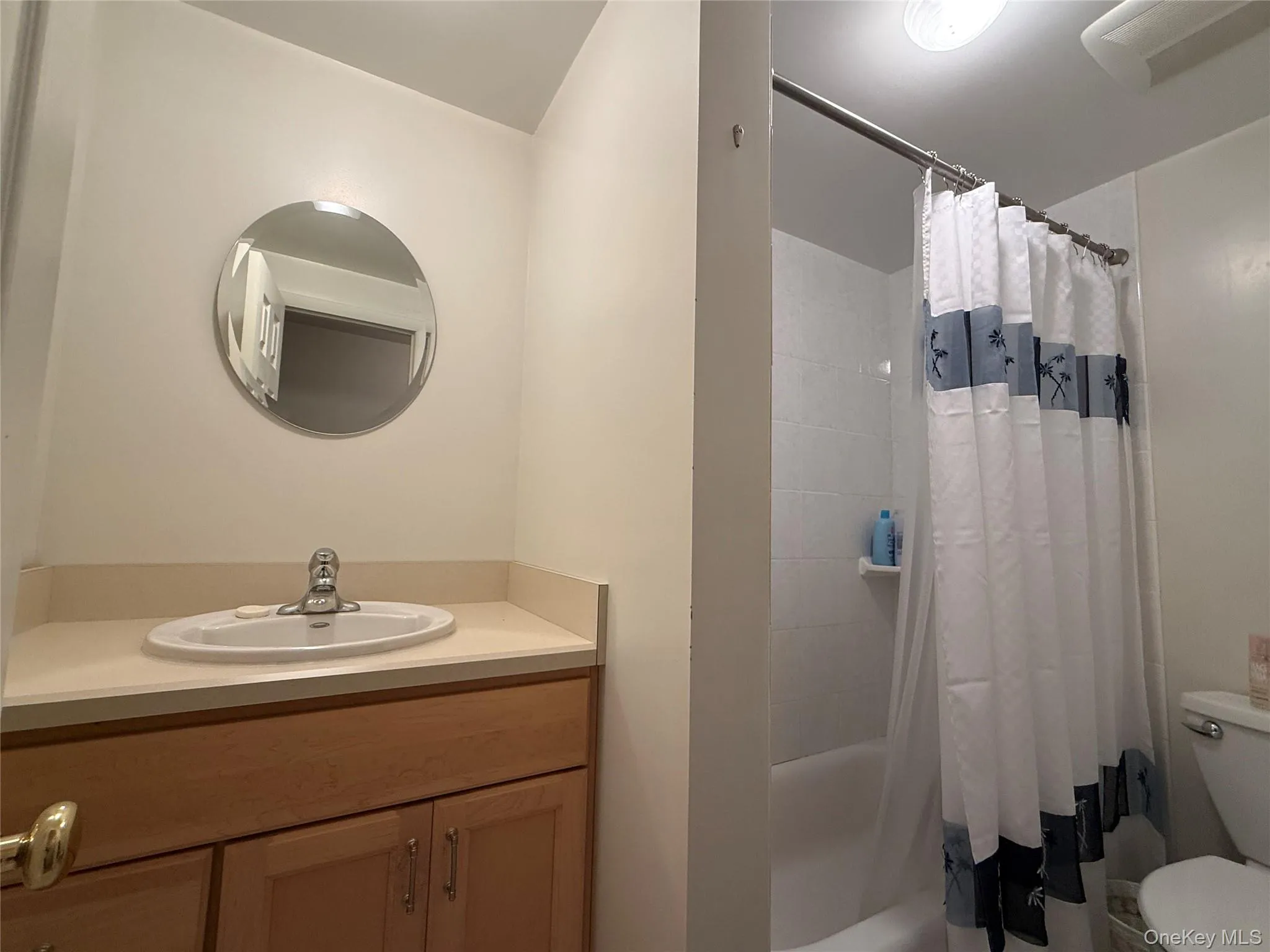 Main Floor Full Bath Main Floor Full Bath