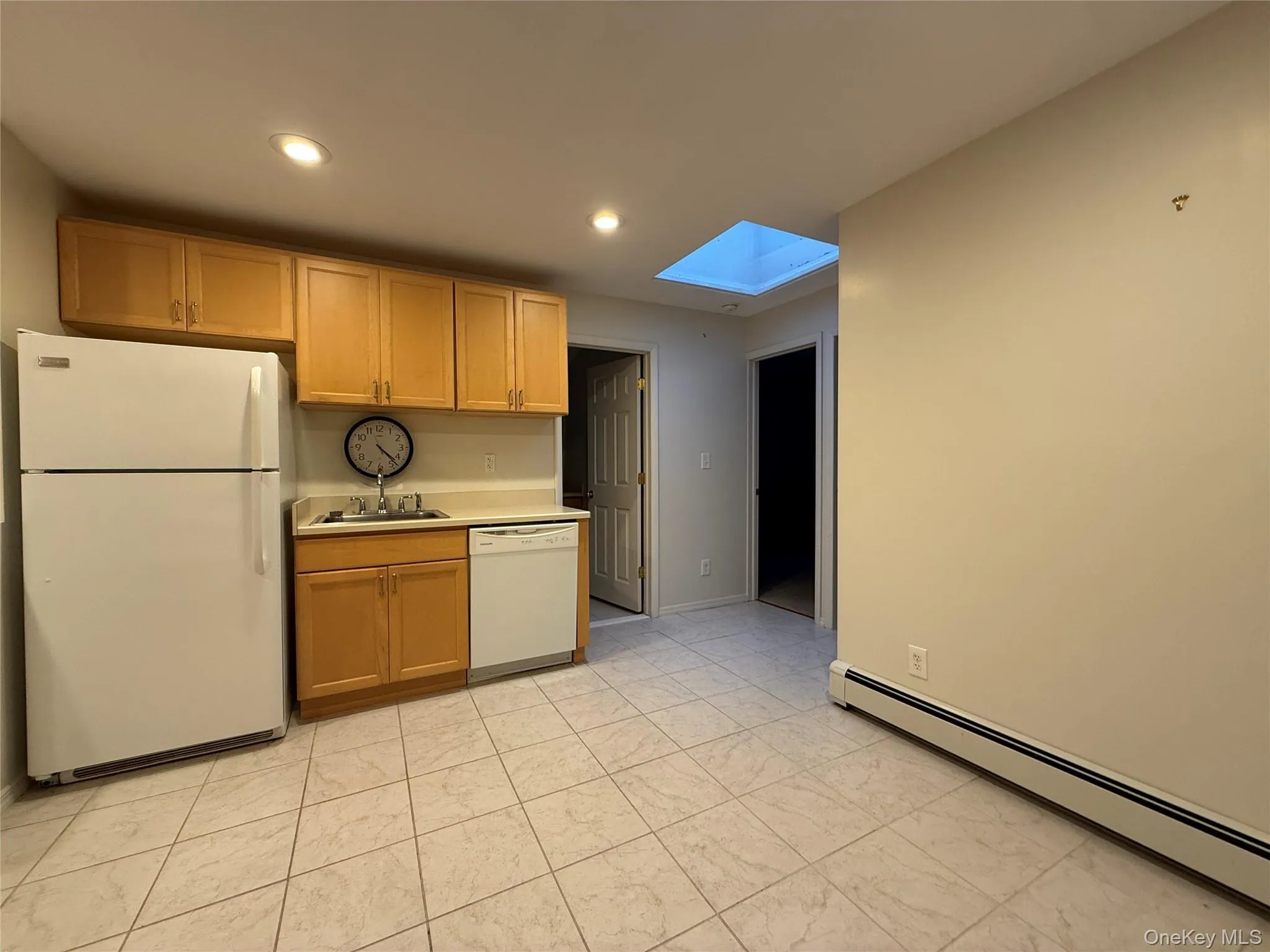Spacious Eat In Kitchen (Includes A Dishwasher) Spacious Eat In Kitchen (Includes A Dishwasher)
