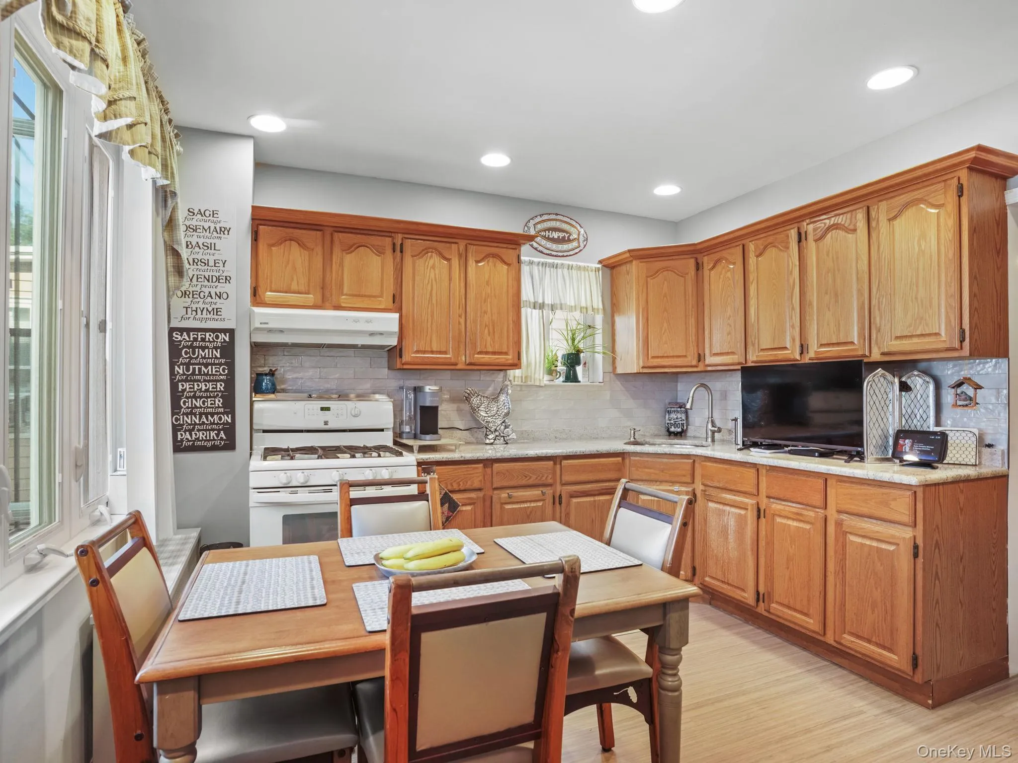 84-17 107th Avenue, New York, NY, 3 Bedrooms Bedrooms, 6 Rooms Rooms,1 BathroomBathrooms,Residential,For Rent,107th,0,1050083 84-17 107th Avenue, New York, NY, 3 Bedrooms Bedrooms, 6 Rooms Rooms,1 BathroomBathrooms,Residential,For Rent,107th,0,1050083
