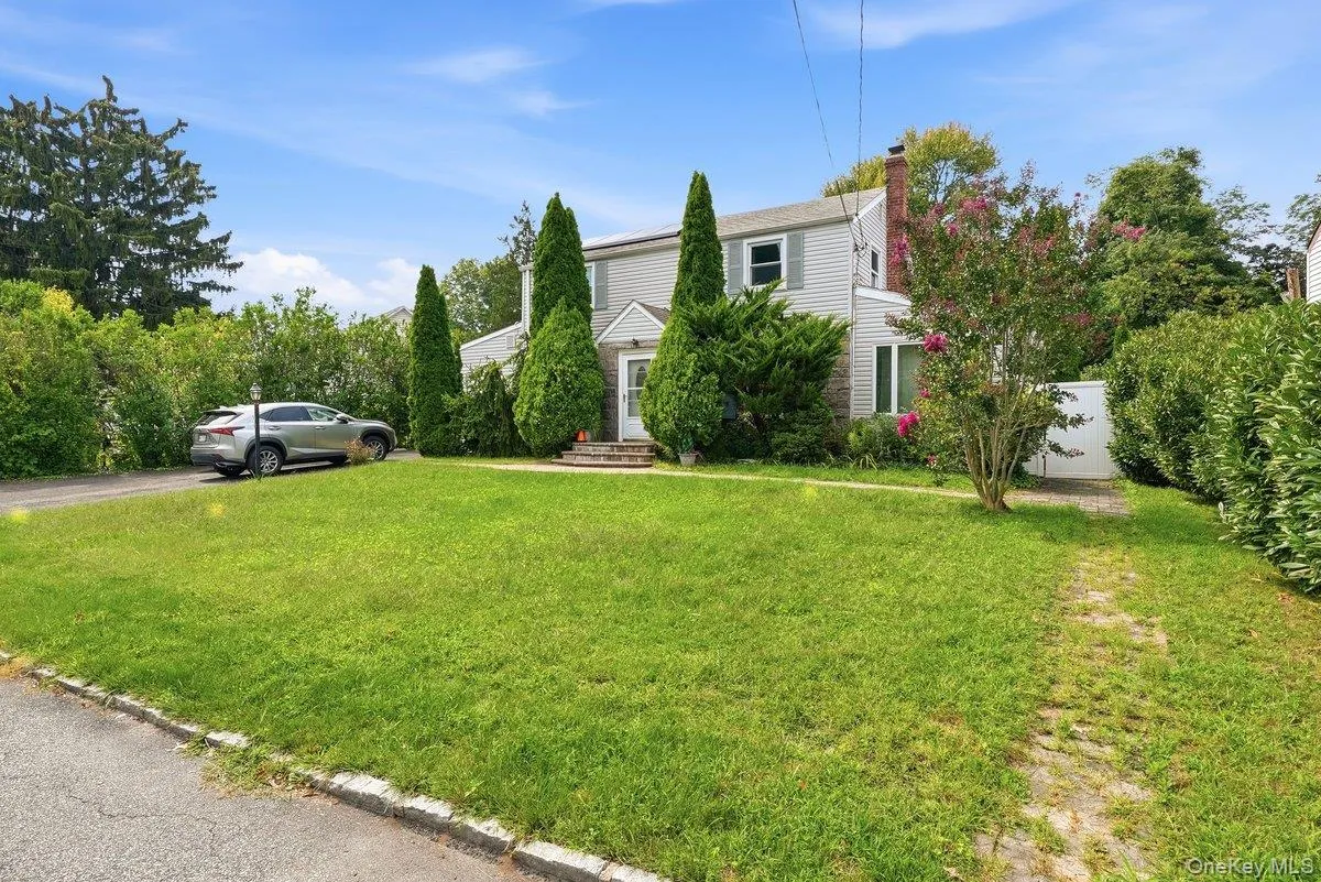 140 Whitman Road, Yonkers, NY, 4 Bedrooms Bedrooms, 12 Rooms Rooms,2 BathroomsBathrooms,Residential,For Rent,Whitman,0,1050087 140 Whitman Road, Yonkers, NY, 4 Bedrooms Bedrooms, 12 Rooms Rooms,2 BathroomsBathrooms,Residential,For Rent,Whitman,0,1050087