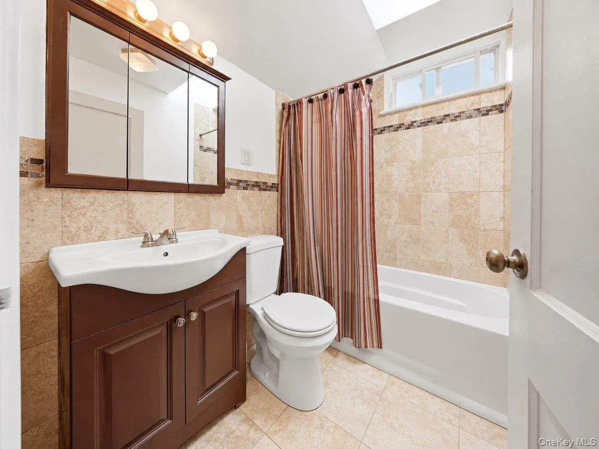 140 Whitman Road, Yonkers, NY, 4 Bedrooms Bedrooms, 12 Rooms Rooms,2 BathroomsBathrooms,Residential,For Rent,Whitman,0,1050087 140 Whitman Road, Yonkers, NY, 4 Bedrooms Bedrooms, 12 Rooms Rooms,2 BathroomsBathrooms,Residential,For Rent,Whitman,0,1050087