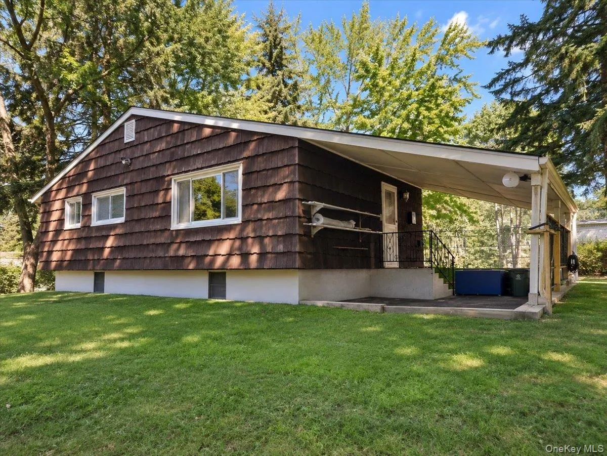 6 Byron Street, Clarkstown, NY, 3 Bedrooms Bedrooms, 5 Rooms Rooms,1 BathroomBathrooms,Residential,For Rent,Byron,0,1050094 6 Byron Street, Clarkstown, NY, 3 Bedrooms Bedrooms, 5 Rooms Rooms,1 BathroomBathrooms,Residential,For Rent,Byron,0,1050094