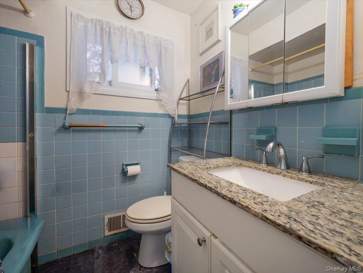6 Byron Street, Clarkstown, NY, 3 Bedrooms Bedrooms, 5 Rooms Rooms,1 BathroomBathrooms,Residential,For Rent,Byron,0,1050094 6 Byron Street, Clarkstown, NY, 3 Bedrooms Bedrooms, 5 Rooms Rooms,1 BathroomBathrooms,Residential,For Rent,Byron,0,1050094