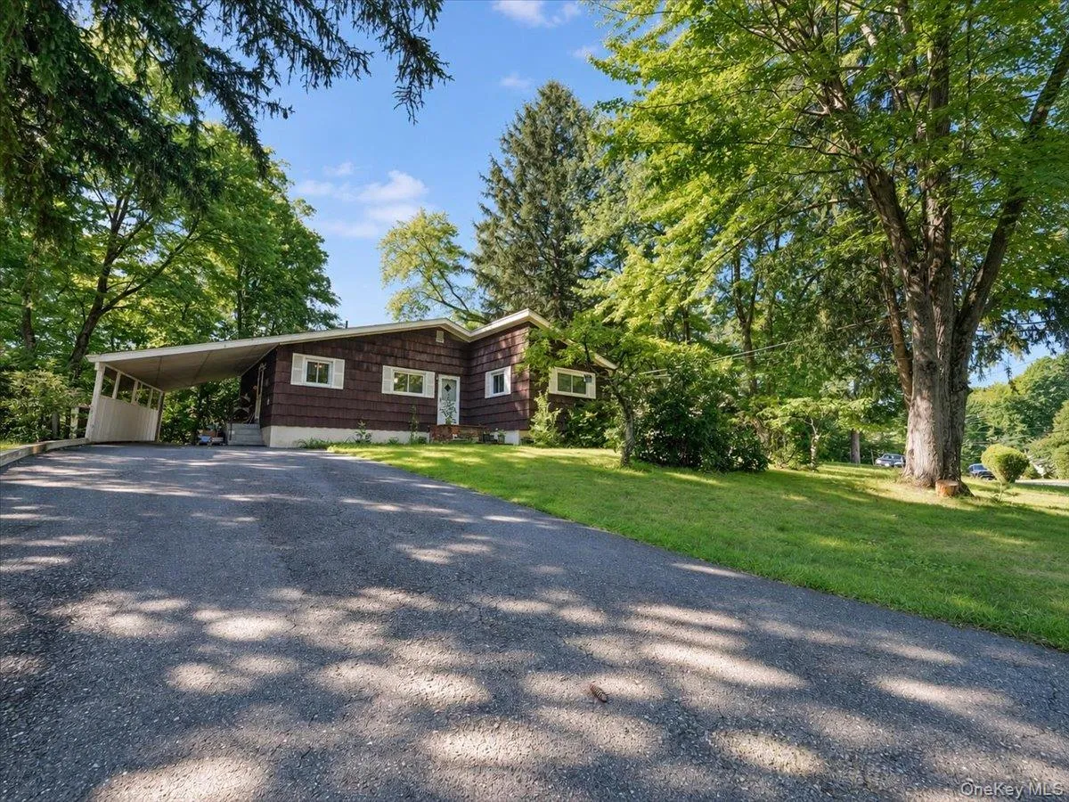 6 Byron Street, Clarkstown, NY, 3 Bedrooms Bedrooms, 5 Rooms Rooms,1 BathroomBathrooms,Residential,For Rent,Byron,0,1050094 6 Byron Street, Clarkstown, NY, 3 Bedrooms Bedrooms, 5 Rooms Rooms,1 BathroomBathrooms,Residential,For Rent,Byron,0,1050094