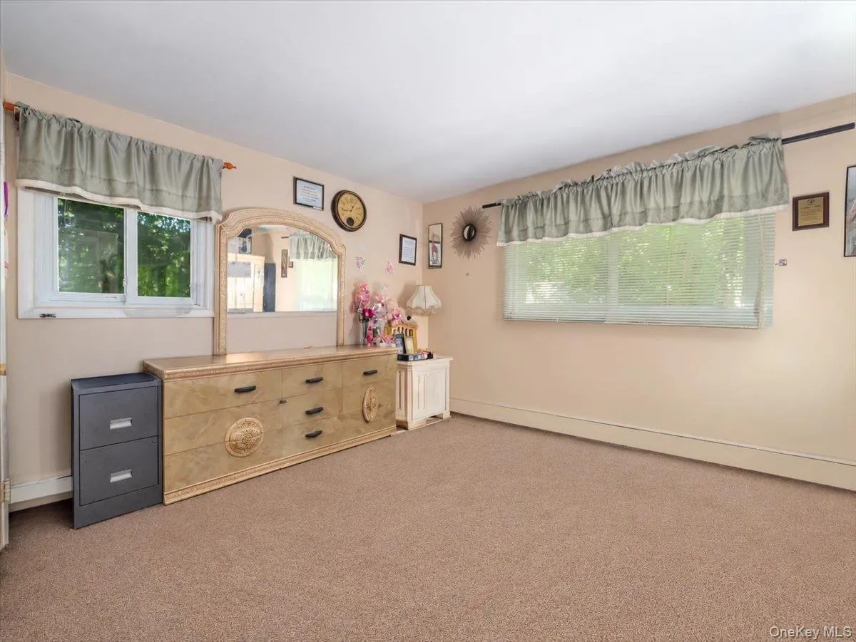 6 Byron Street, Clarkstown, NY, 3 Bedrooms Bedrooms, 5 Rooms Rooms,1 BathroomBathrooms,Residential,For Rent,Byron,0,1050094 6 Byron Street, Clarkstown, NY, 3 Bedrooms Bedrooms, 5 Rooms Rooms,1 BathroomBathrooms,Residential,For Rent,Byron,0,1050094