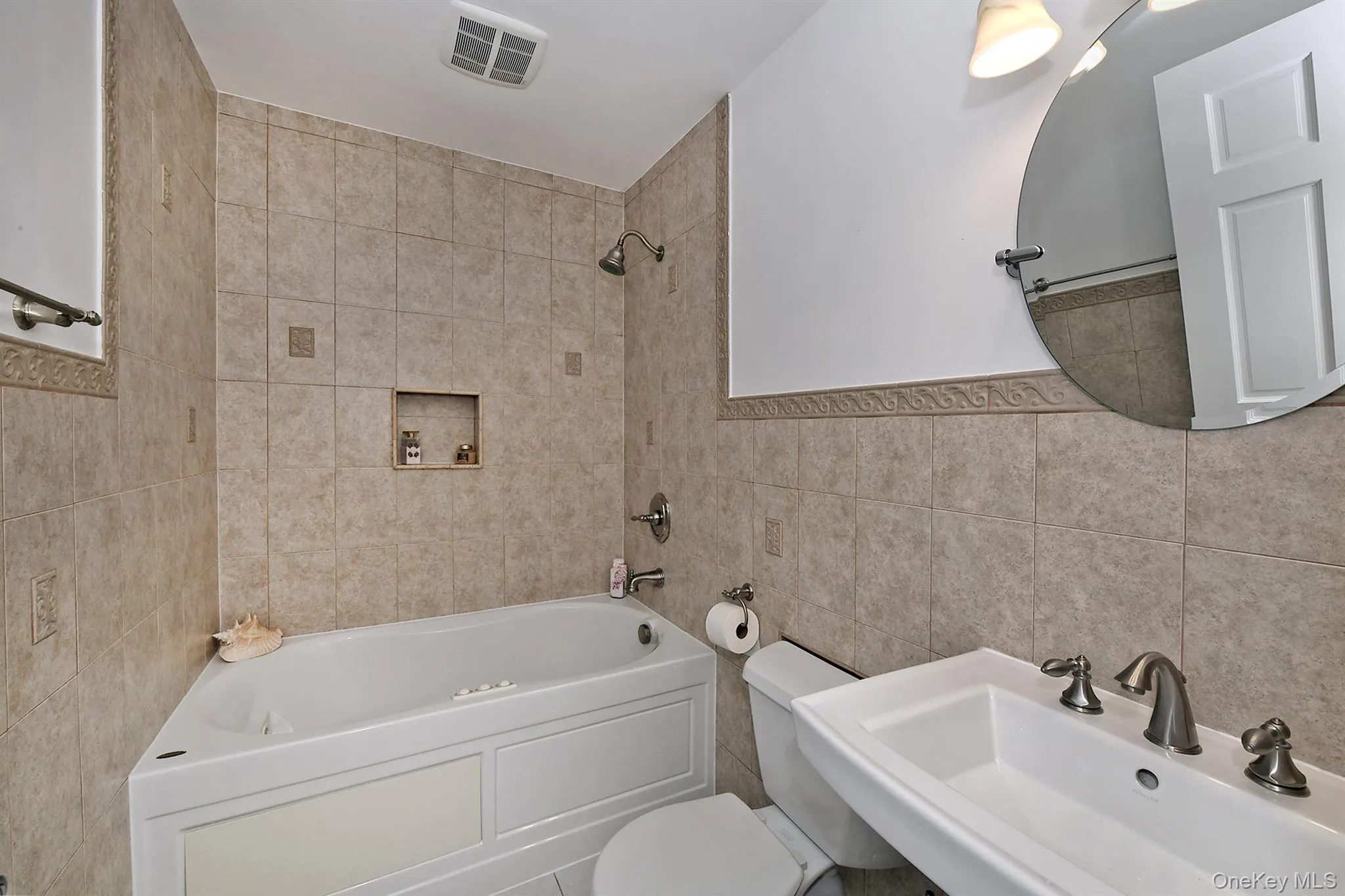 2 Cooper Lane, Hempstead, NY, 5 Bedrooms Bedrooms, 11 Rooms Rooms,2 BathroomsBathrooms,Residential,For Rent,Cooper,0,1050095 2 Cooper Lane, Hempstead, NY, 5 Bedrooms Bedrooms, 11 Rooms Rooms,2 BathroomsBathrooms,Residential,For Rent,Cooper,0,1050095