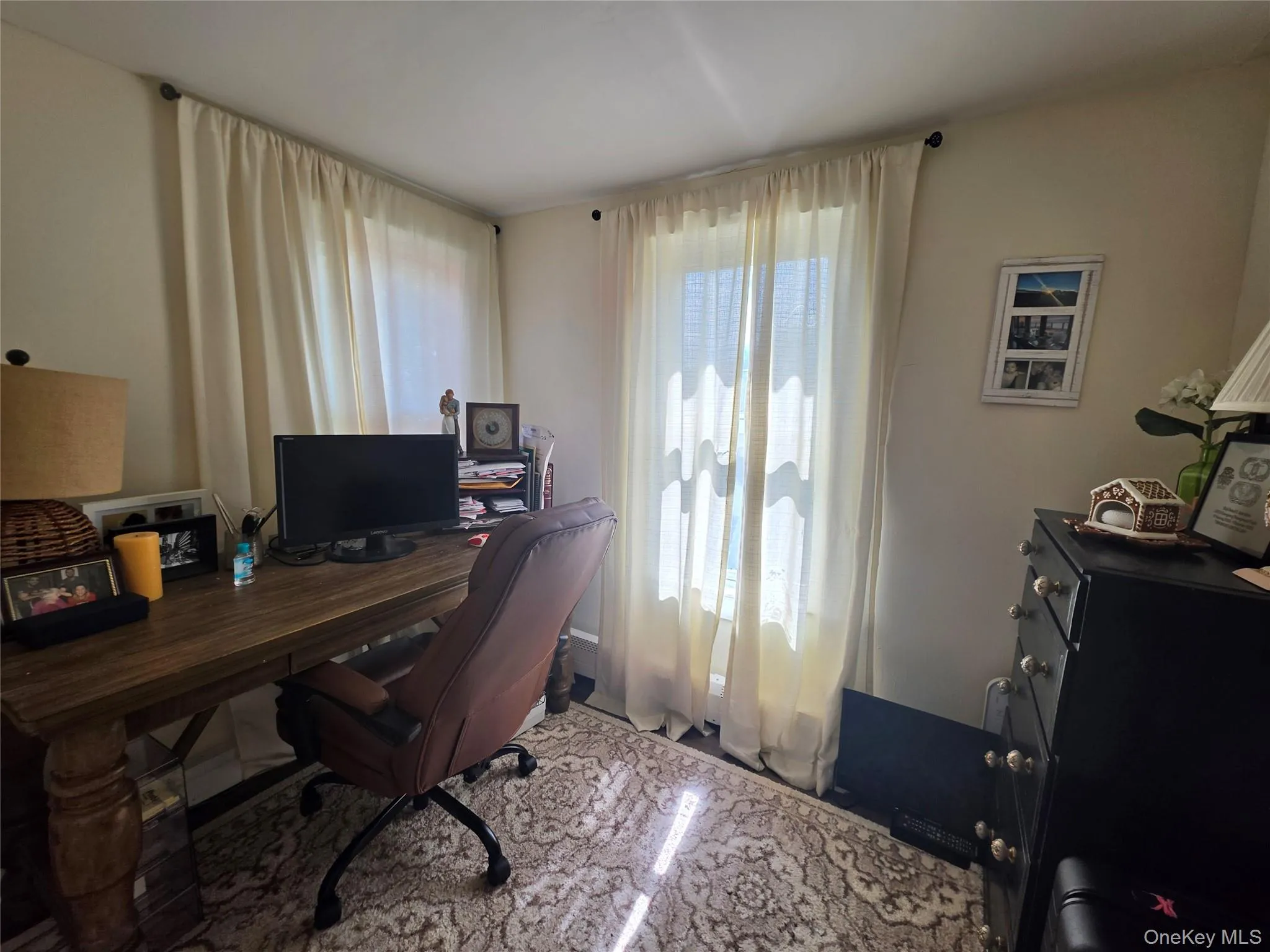 Bonus room which can be used as an office or gym Bonus room which can be used as an office or gym
