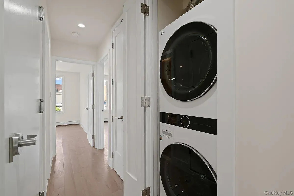 19-25 22nd Rd, New York, NY, 3 Bedroom Bedrooms, 9 Room Rooms,3 BathroomBathrooms,Residential Lease,For Rent,22nd Rd,0,1050104 19-25 22nd Rd, New York, NY, 3 Bedroom Bedrooms, 9 Room Rooms,3 BathroomBathrooms,Residential Lease,For Rent,22nd Rd,0,1050104