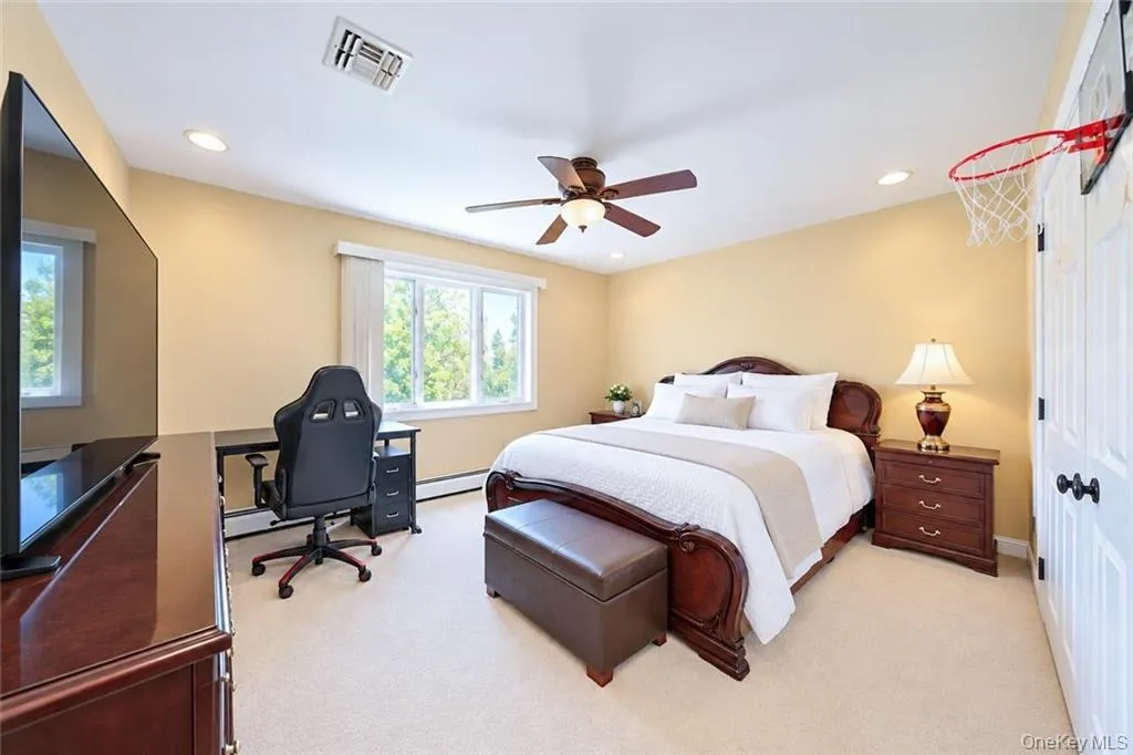 78 Eleanor Street, New York, NY, 4 Bedrooms Bedrooms, 10 Rooms Rooms,3 BathroomsBathrooms,Residential,For Rent,Eleanor,0,1050111 78 Eleanor Street, New York, NY, 4 Bedrooms Bedrooms, 10 Rooms Rooms,3 BathroomsBathrooms,Residential,For Rent,Eleanor,0,1050111