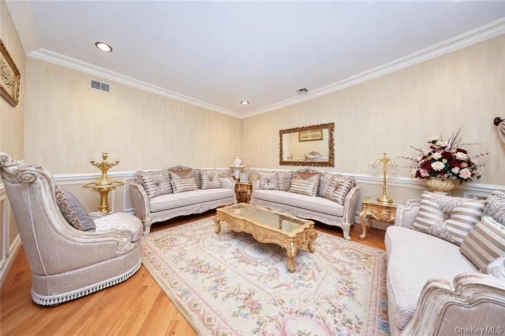 78 Eleanor Street, New York, NY, 4 Bedrooms Bedrooms, 10 Rooms Rooms,3 BathroomsBathrooms,Residential,For Rent,Eleanor,0,1050111 78 Eleanor Street, New York, NY, 4 Bedrooms Bedrooms, 10 Rooms Rooms,3 BathroomsBathrooms,Residential,For Rent,Eleanor,0,1050111