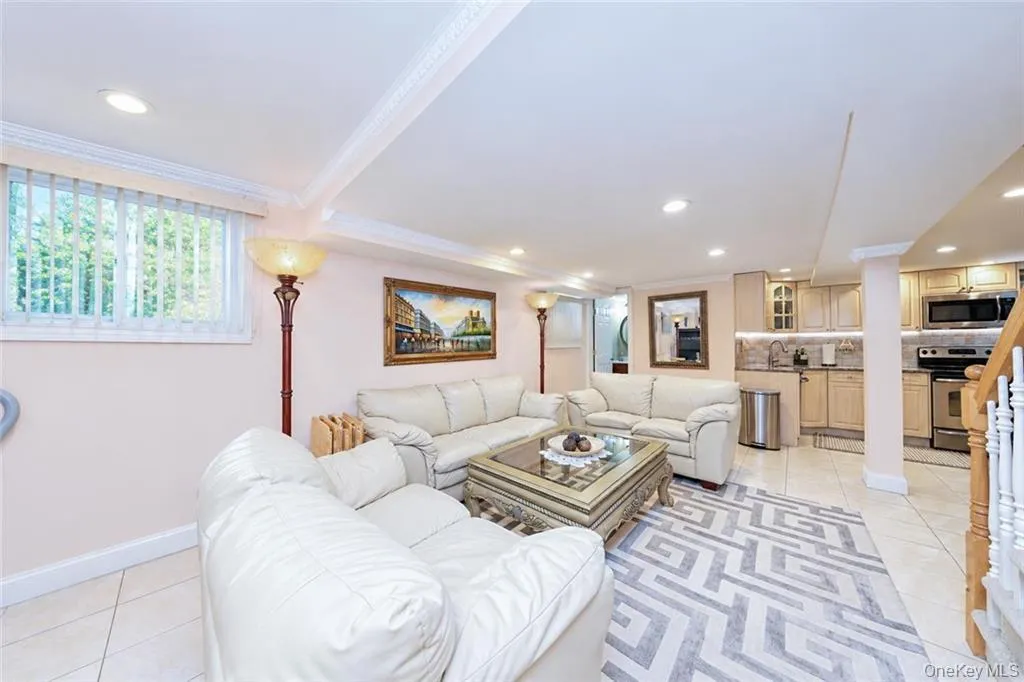 78 Eleanor Street, New York, NY, 4 Bedrooms Bedrooms, 10 Rooms Rooms,3 BathroomsBathrooms,Residential,For Rent,Eleanor,0,1050111 78 Eleanor Street, New York, NY, 4 Bedrooms Bedrooms, 10 Rooms Rooms,3 BathroomsBathrooms,Residential,For Rent,Eleanor,0,1050111