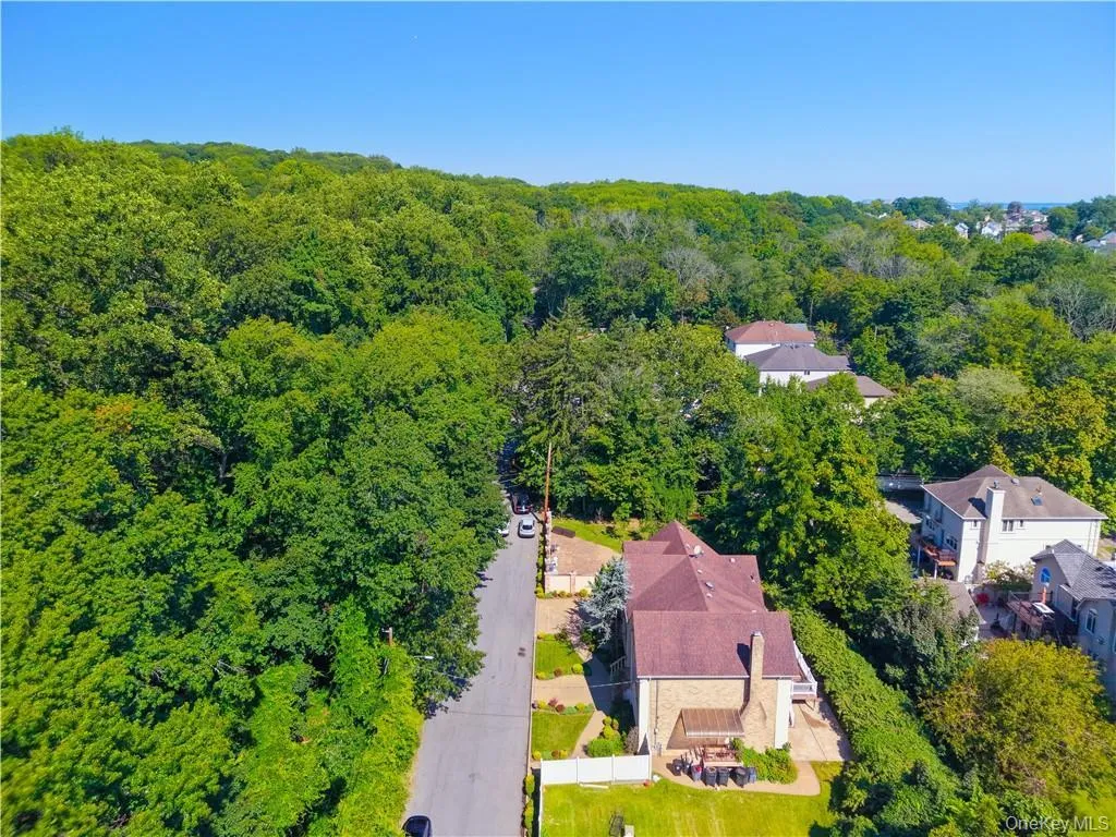 78 Eleanor Street, New York, NY, 4 Bedrooms Bedrooms, 10 Rooms Rooms,3 BathroomsBathrooms,Residential,For Rent,Eleanor,0,1050111 78 Eleanor Street, New York, NY, 4 Bedrooms Bedrooms, 10 Rooms Rooms,3 BathroomsBathrooms,Residential,For Rent,Eleanor,0,1050111