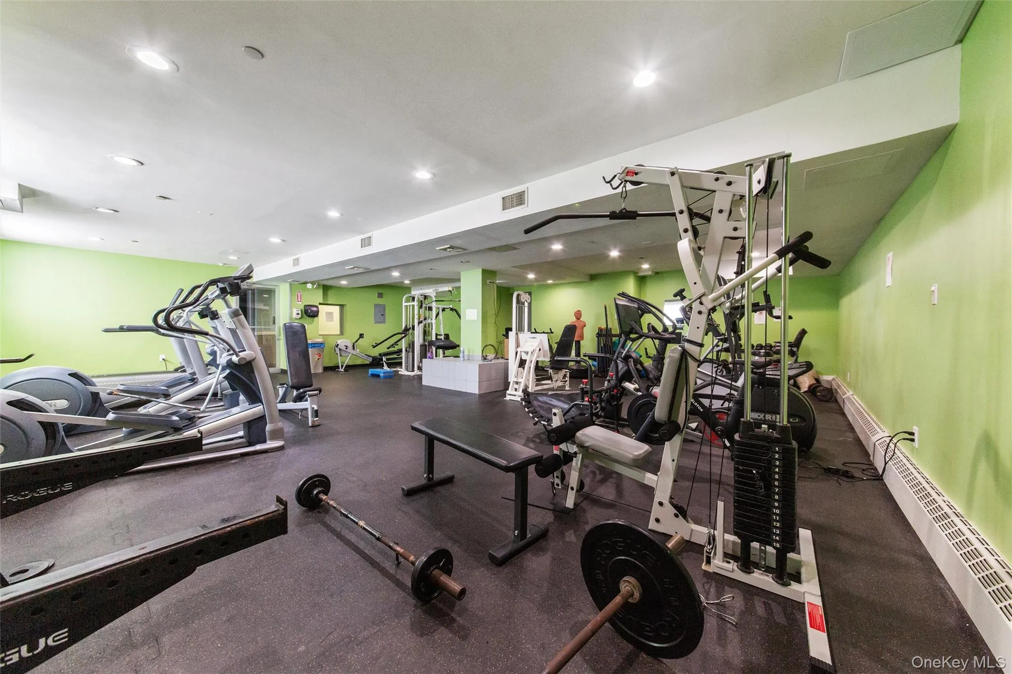 Fully Equipped Gym Fully Equipped Gym