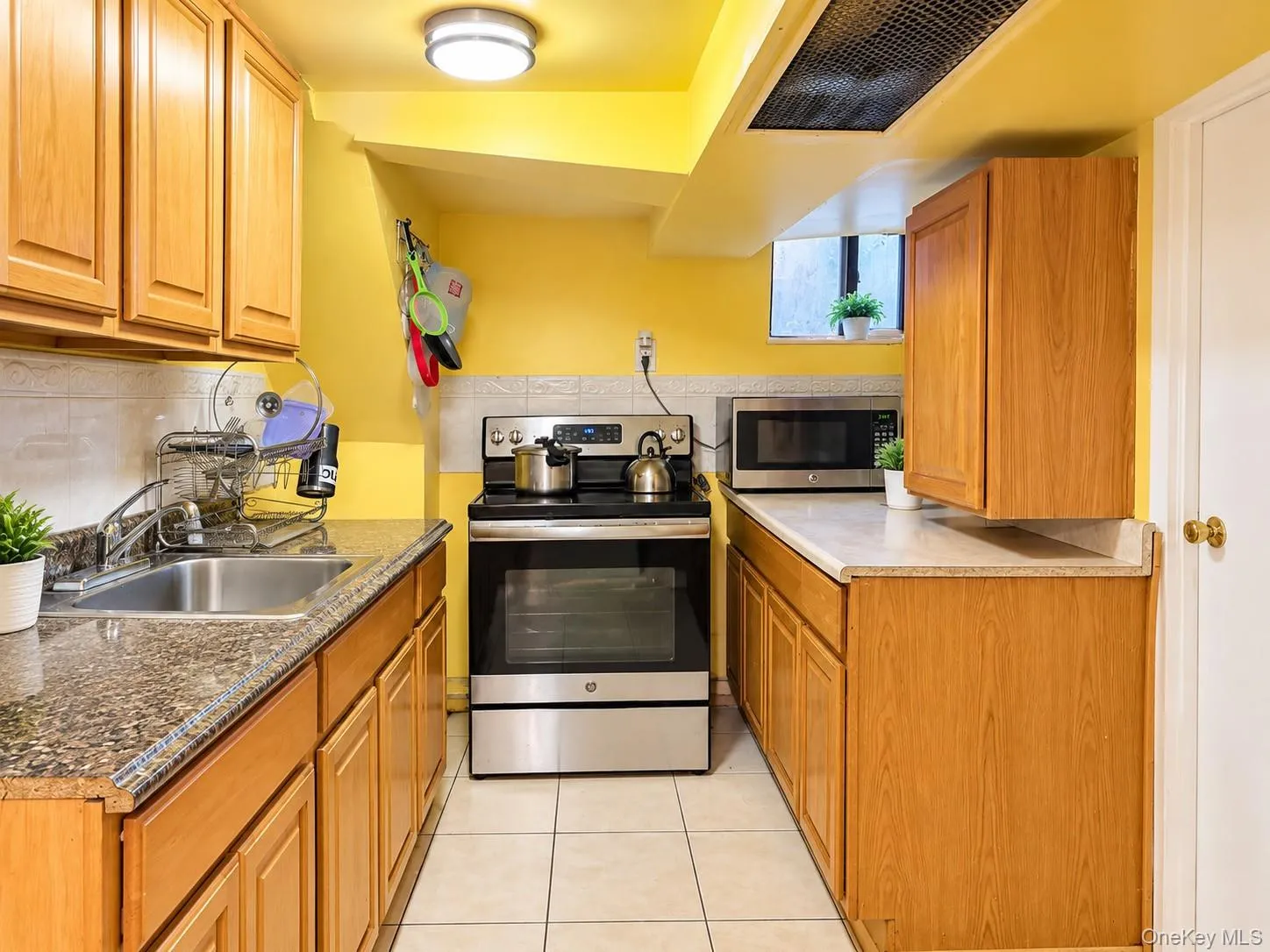 732 223rd Street, New York, NY, 7 Bedrooms Bedrooms, 12 Rooms Rooms,3 BathroomsBathrooms,Residential,For Rent,223rd,0,1050114 732 223rd Street, New York, NY, 7 Bedrooms Bedrooms, 12 Rooms Rooms,3 BathroomsBathrooms,Residential,For Rent,223rd,0,1050114