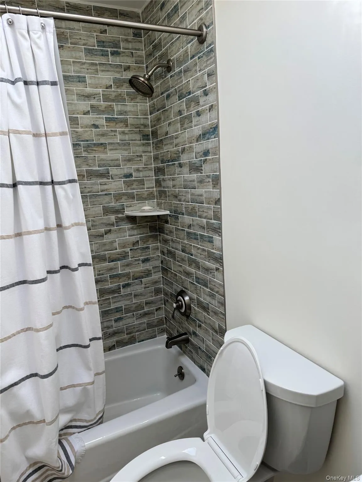 2 Little Court, East Hampton, NY, 4 Bedrooms Bedrooms, 7 Rooms Rooms,3 BathroomsBathrooms,Residential,For Rent,Little,0,1050115 2 Little Court, East Hampton, NY, 4 Bedrooms Bedrooms, 7 Rooms Rooms,3 BathroomsBathrooms,Residential,For Rent,Little,0,1050115