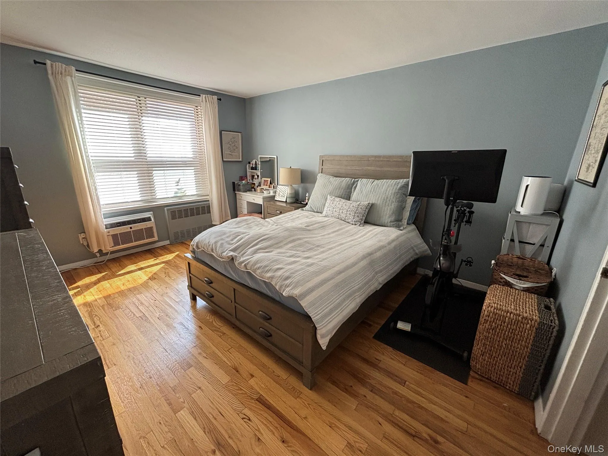410 E. Broadway, Long Beach, NY, 1 Bedroom Bedrooms, 3 Rooms Rooms,1 BathroomBathrooms,Residential,For Rent,E. Broadway,0,1050118 410 E. Broadway, Long Beach, NY, 1 Bedroom Bedrooms, 3 Rooms Rooms,1 BathroomBathrooms,Residential,For Rent,E. Broadway,0,1050118