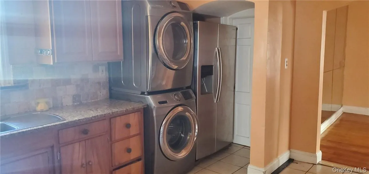 31 Thurman Street, Yonkers, NY, 3 Bedrooms Bedrooms, 5 Rooms Rooms,1 BathroomBathrooms,Residential Lease,For Rent,Thurman,0,1050120 31 Thurman Street, Yonkers, NY, 3 Bedrooms Bedrooms, 5 Rooms Rooms,1 BathroomBathrooms,Residential Lease,For Rent,Thurman,0,1050120