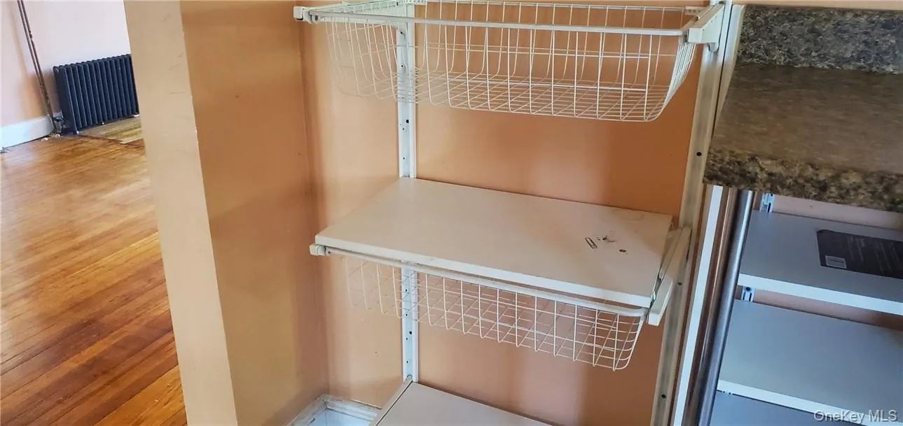 31 Thurman Street, Yonkers, NY, 3 Bedrooms Bedrooms, 5 Rooms Rooms,1 BathroomBathrooms,Residential Lease,For Rent,Thurman,0,1050120 31 Thurman Street, Yonkers, NY, 3 Bedrooms Bedrooms, 5 Rooms Rooms,1 BathroomBathrooms,Residential Lease,For Rent,Thurman,0,1050120
