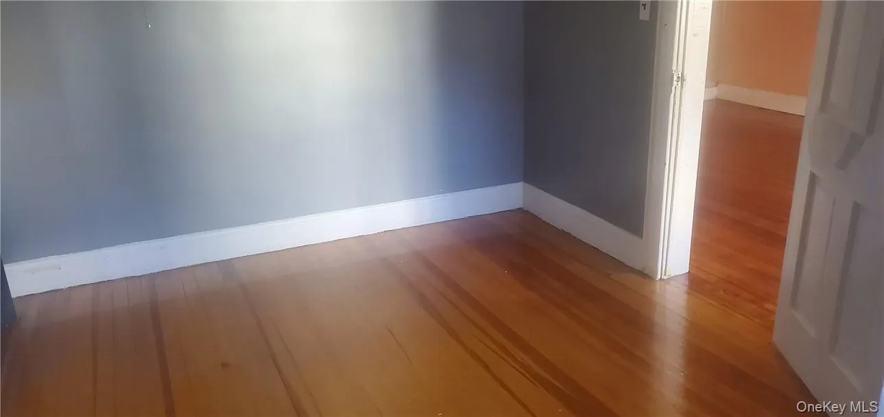 31 Thurman Street, Yonkers, NY, 3 Bedrooms Bedrooms, 5 Rooms Rooms,1 BathroomBathrooms,Residential Lease,For Rent,Thurman,0,1050120 31 Thurman Street, Yonkers, NY, 3 Bedrooms Bedrooms, 5 Rooms Rooms,1 BathroomBathrooms,Residential Lease,For Rent,Thurman,0,1050120