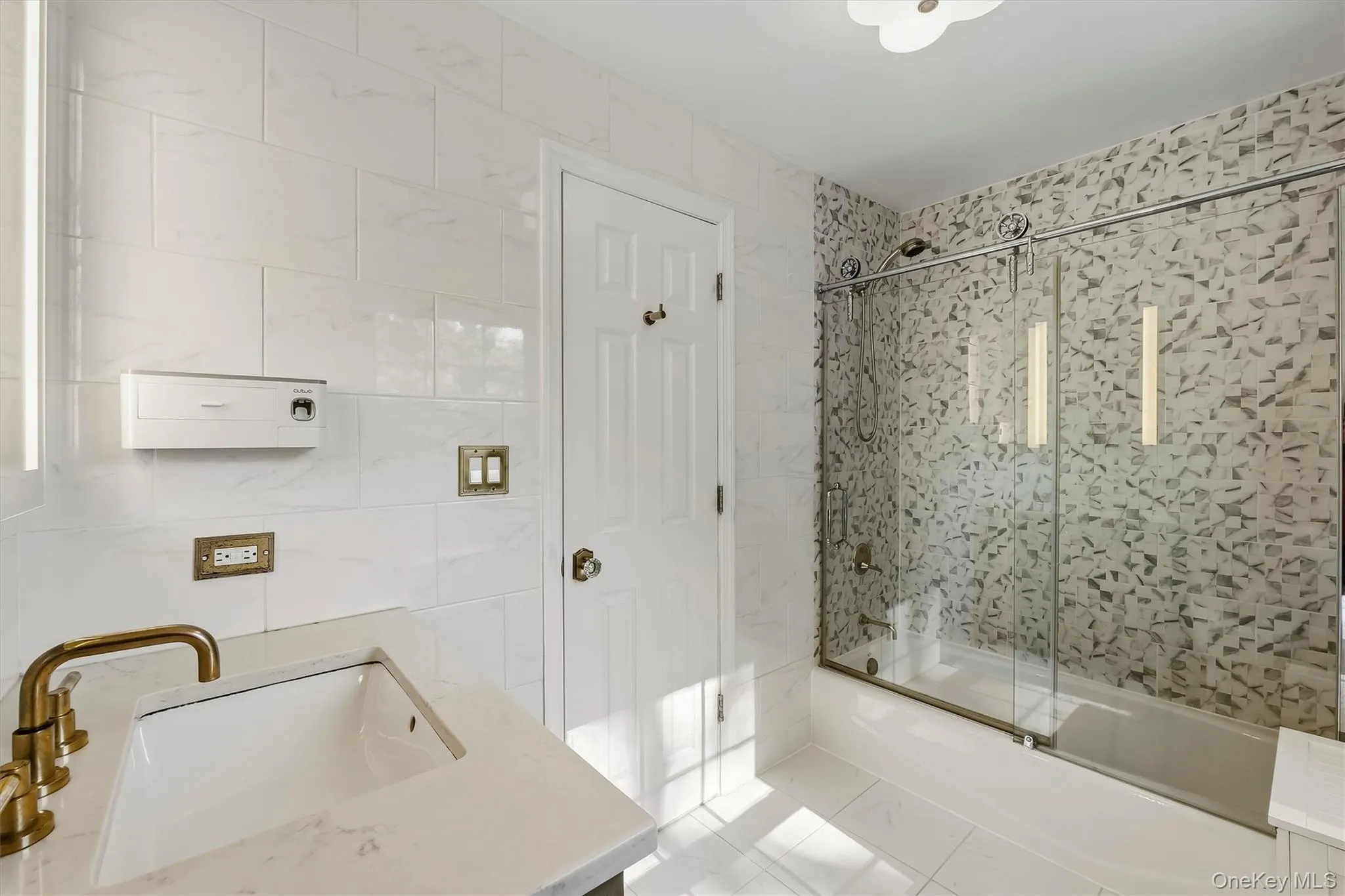 Hall Bath Hall Bath